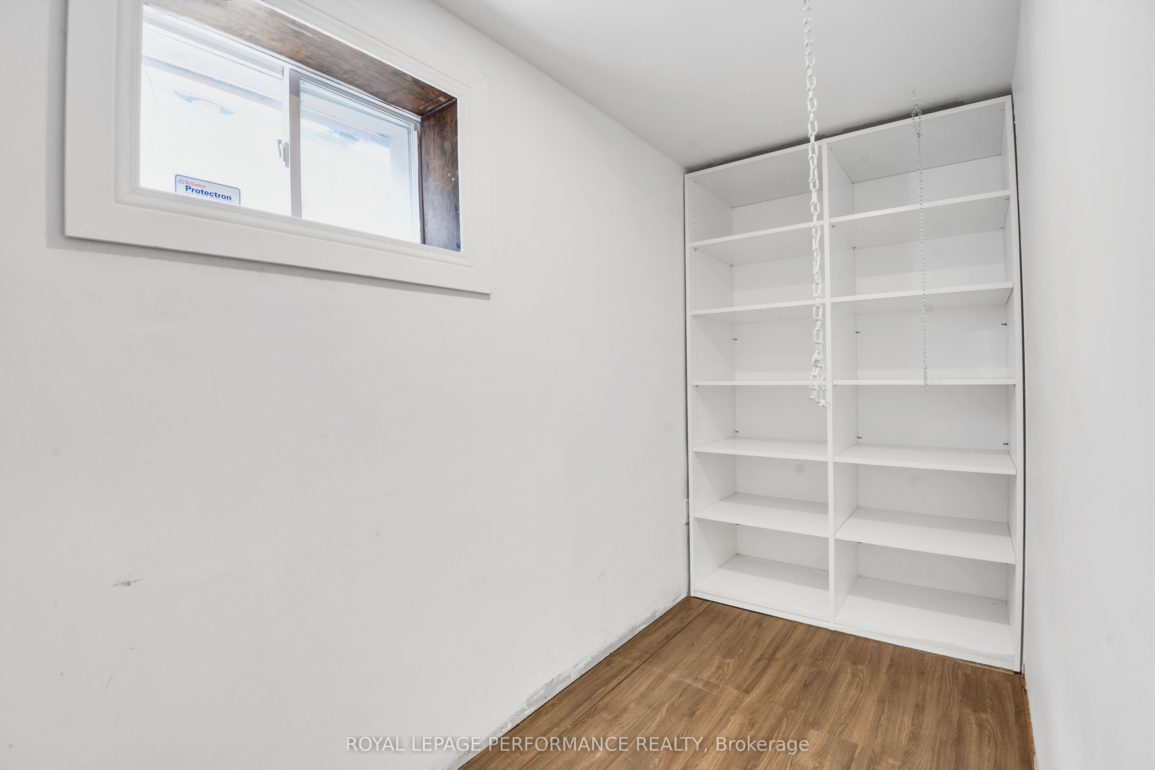 921 Notre Dame St Property Photo 27