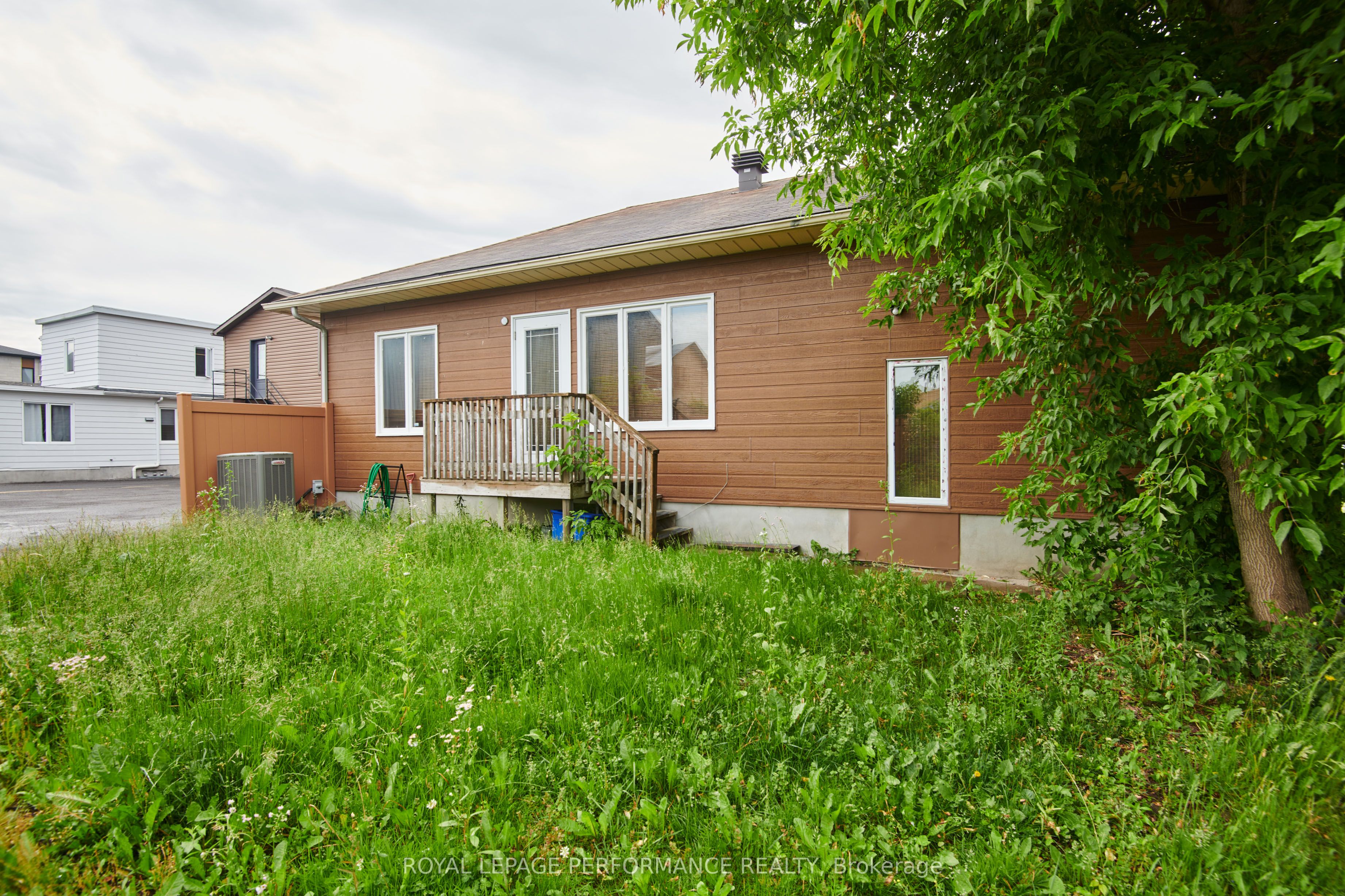 921 Notre Dame St Property Photo 30