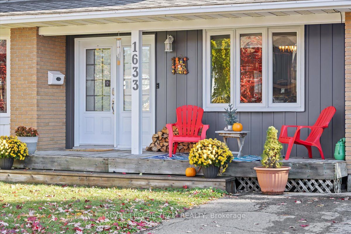 1633 Grey Nuns Drive Property Photo 2