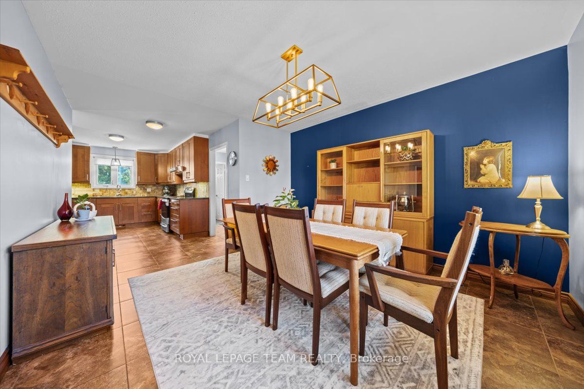 1633 Grey Nuns Drive Property Photo 5