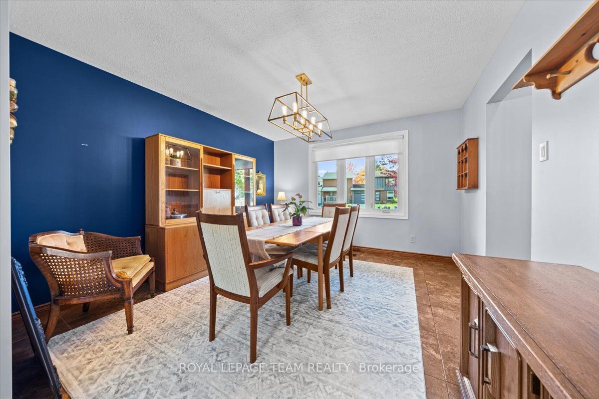 1633 Grey Nuns Drive Property Photo 6