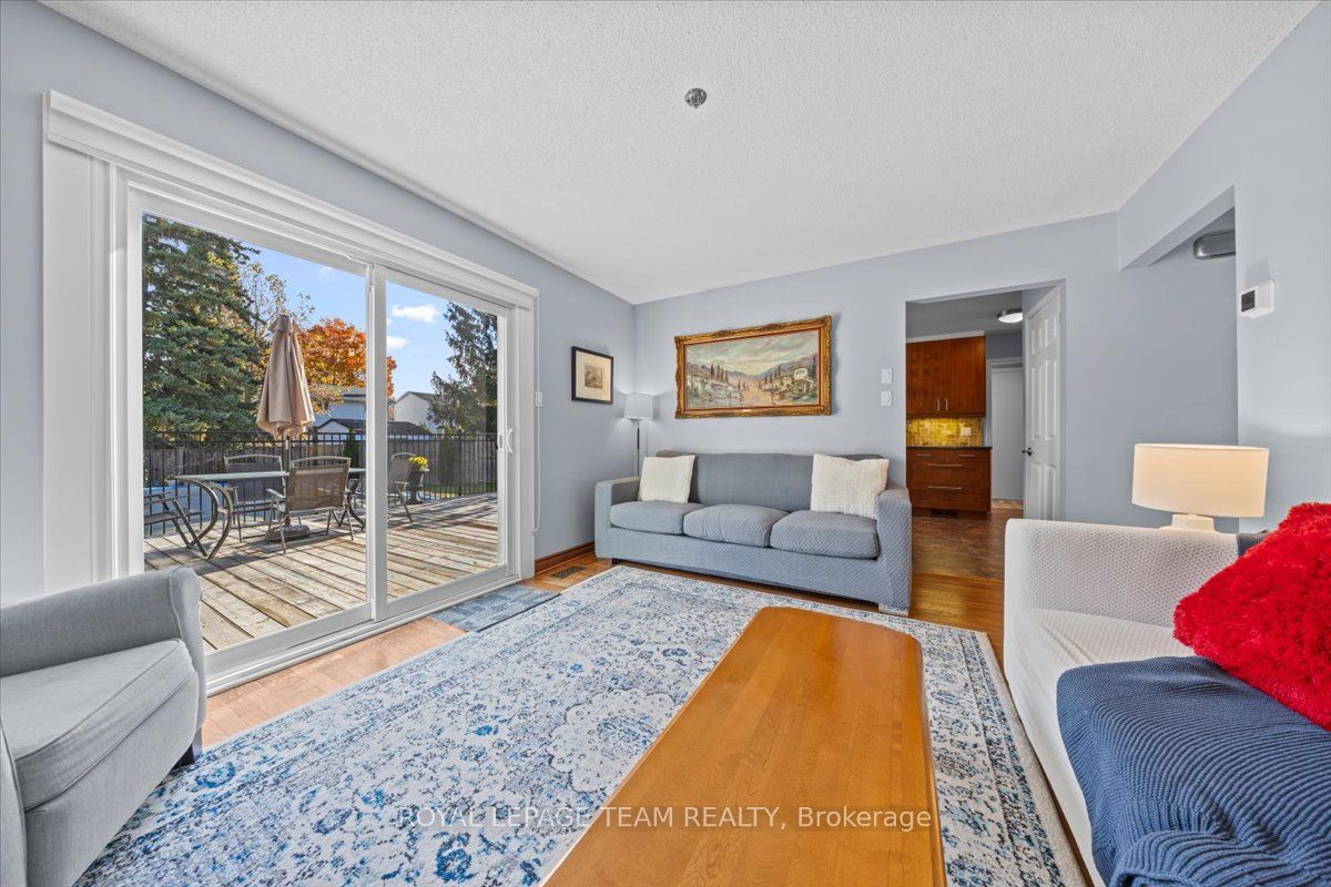 1633 Grey Nuns Drive Property Photo 7