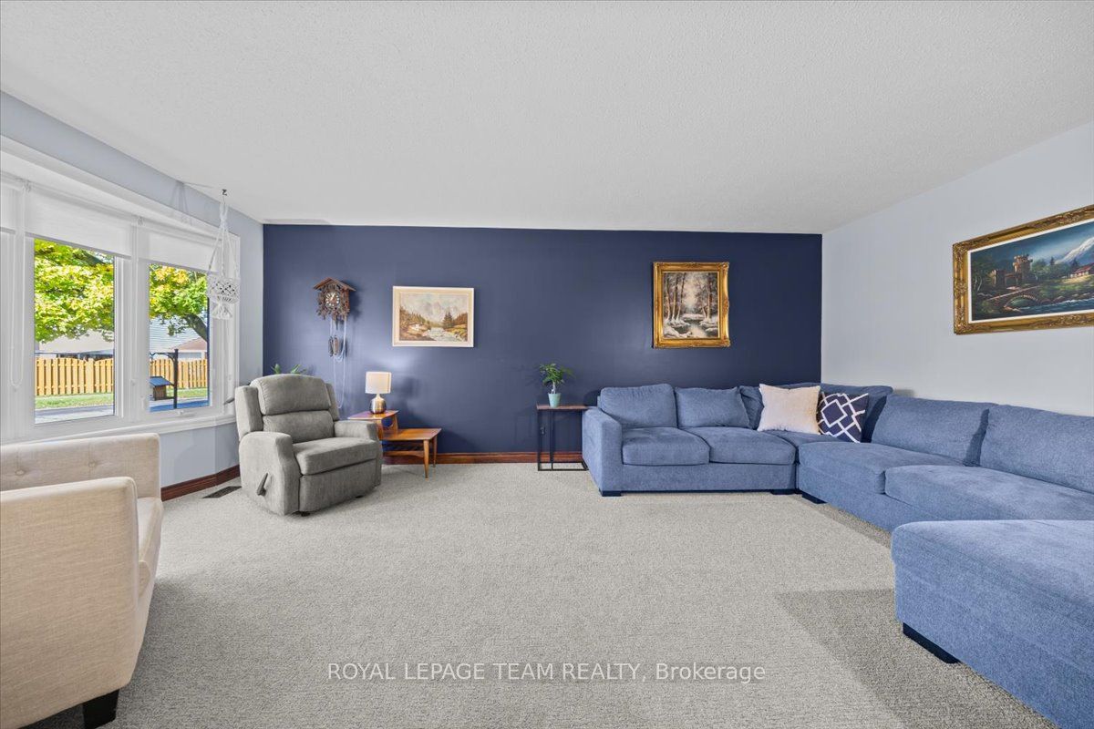 1633 Grey Nuns Drive Property Photo 9