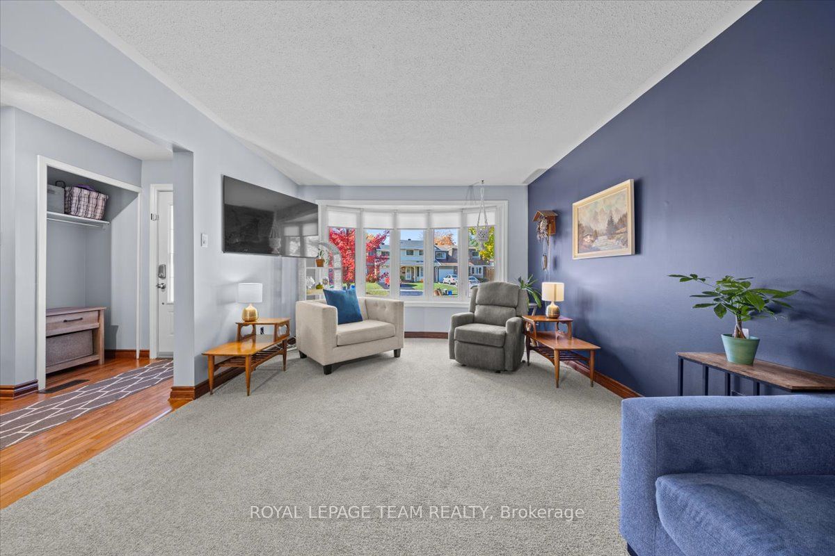 1633 Grey Nuns Drive Property Photo 10