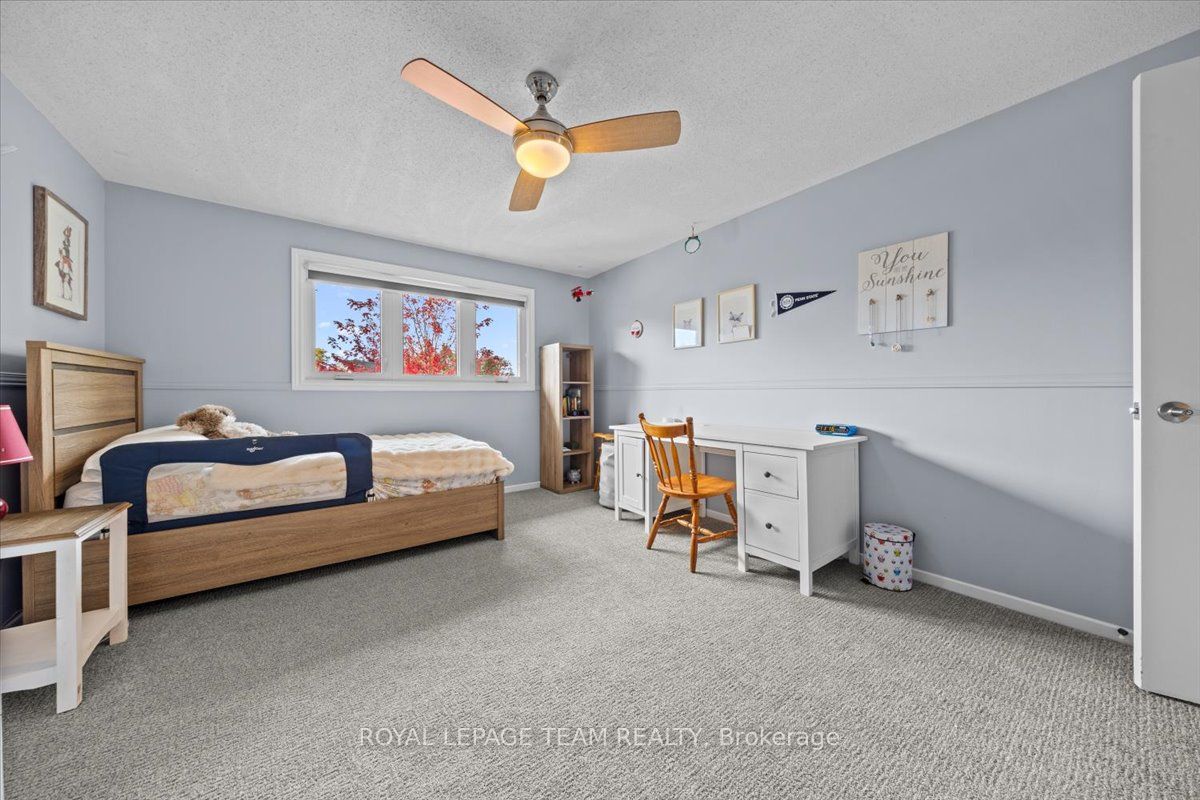 1633 Grey Nuns Drive Property Photo 13