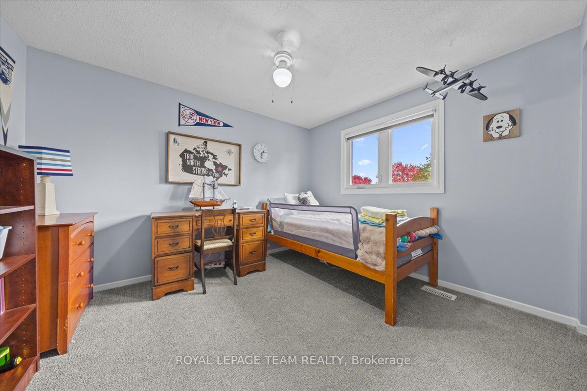 1633 Grey Nuns Drive Property Photo 16