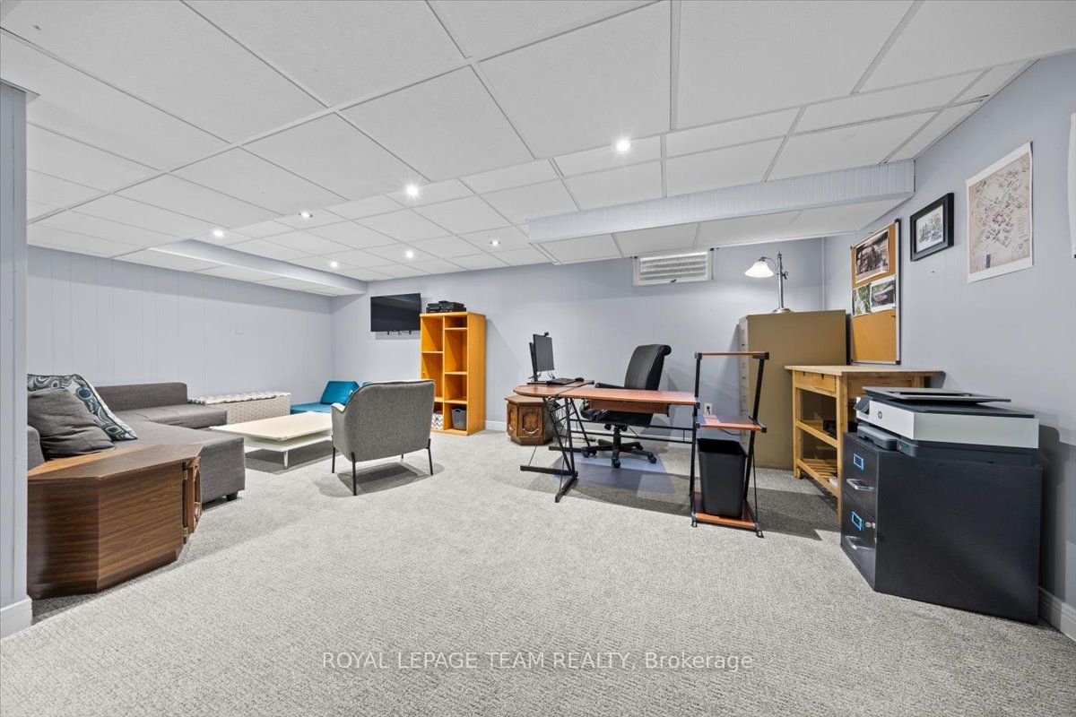 1633 Grey Nuns Drive Property Photo 18