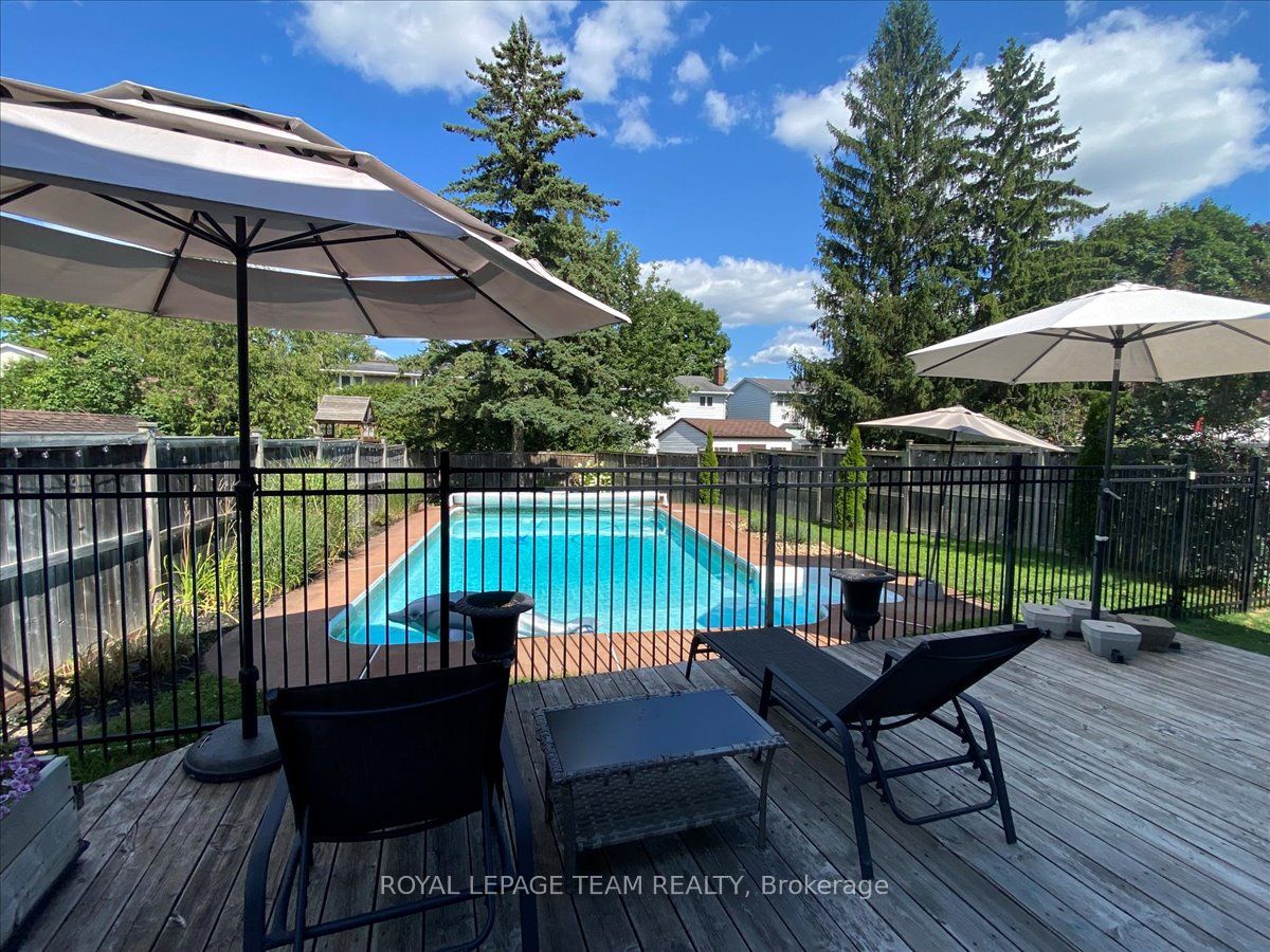 1633 Grey Nuns Drive Property Photo 21