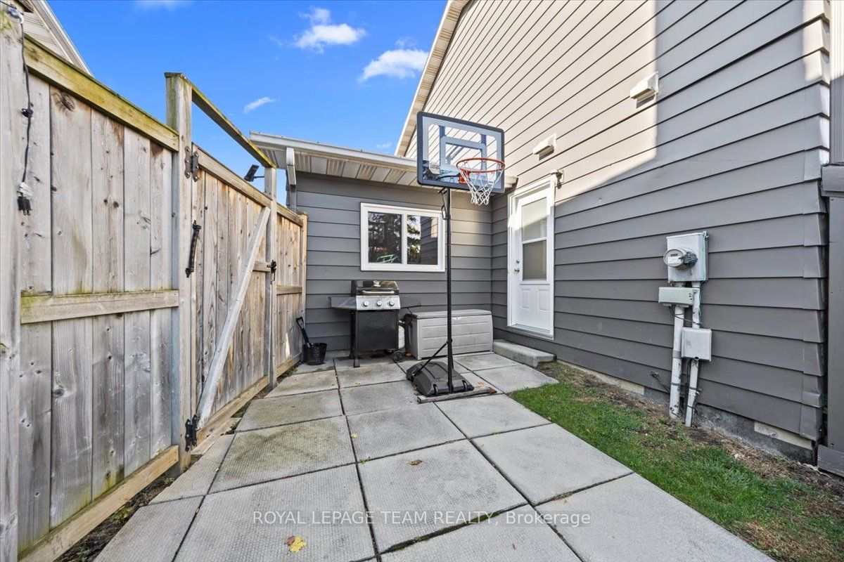 1633 Grey Nuns Drive Property Photo 24