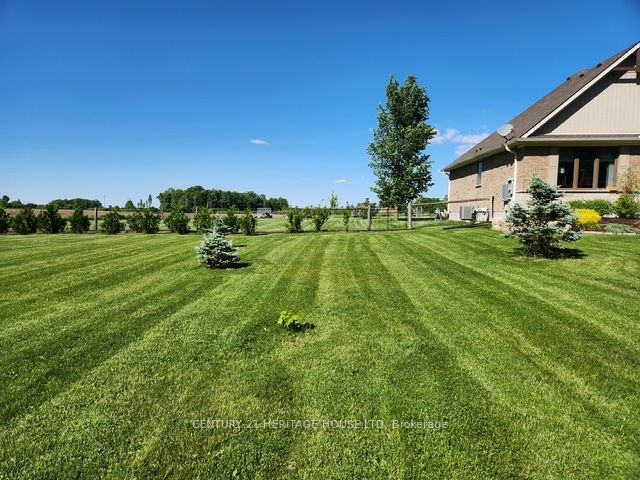 10286 Ford Road Property Photo 2