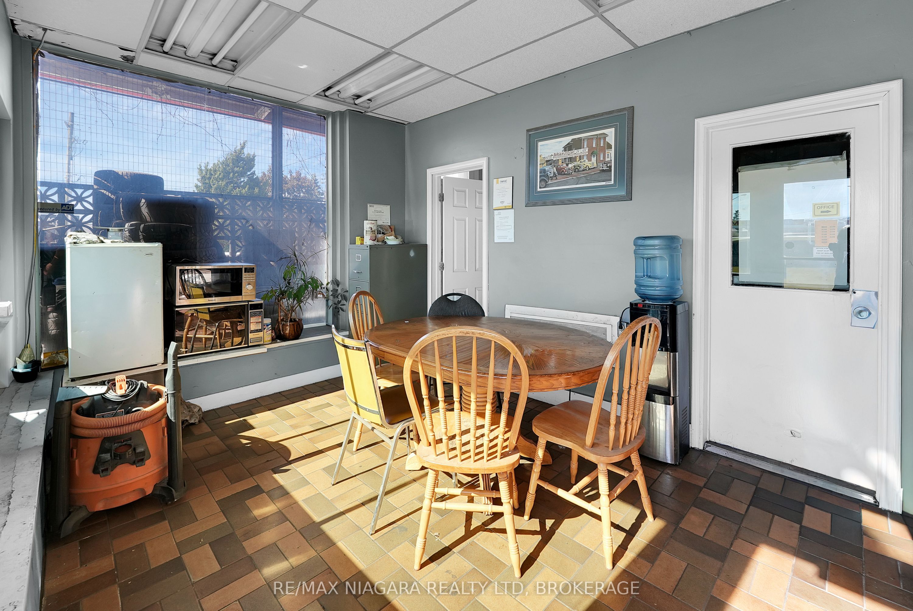 6499 Lundys Lane Property Photo 13