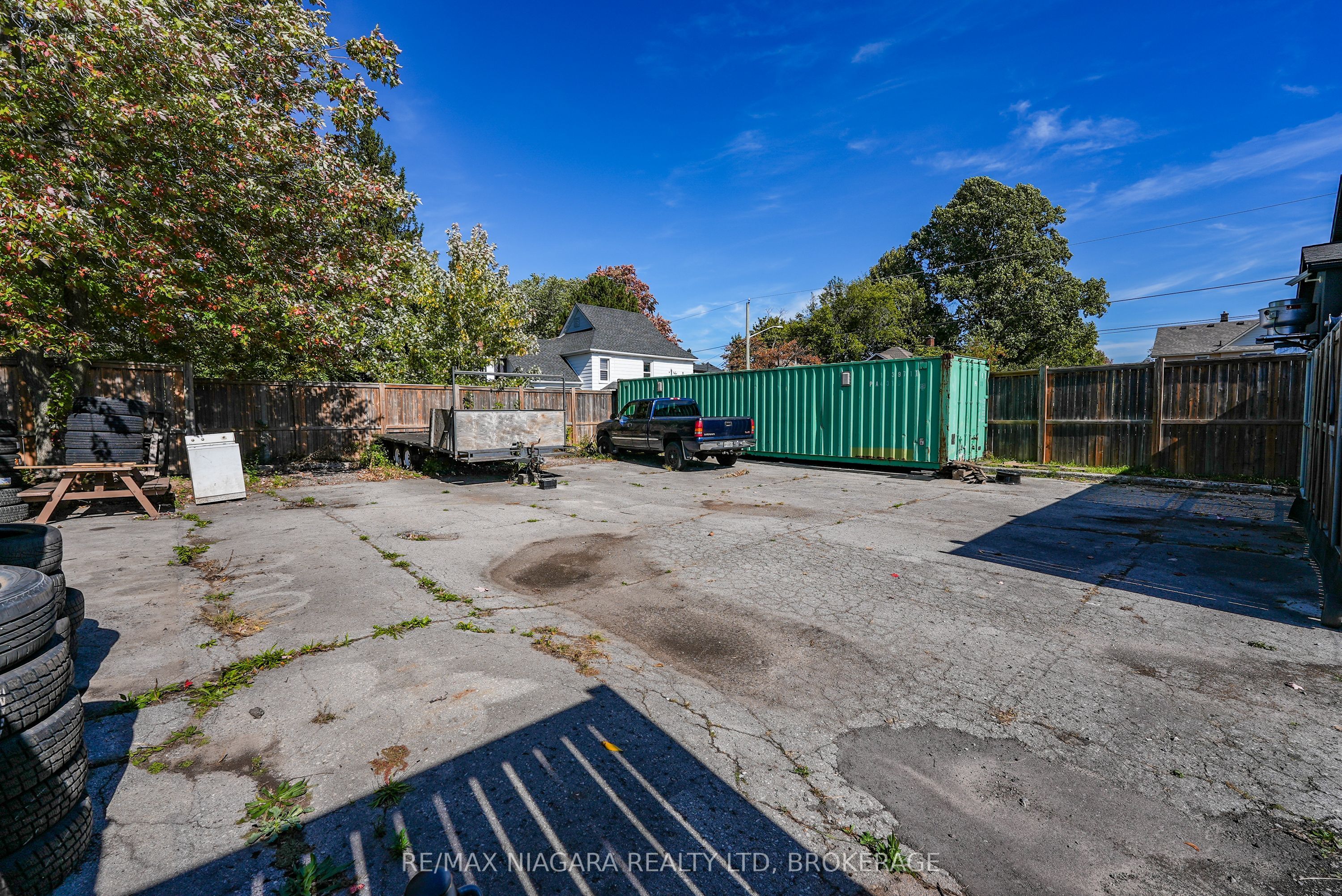6499 Lundys Lane Property Photo 17