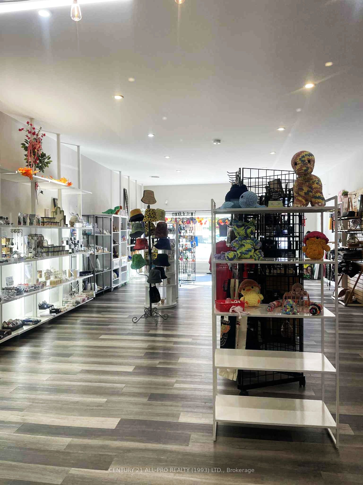 50 Front Street N Property Photo 2