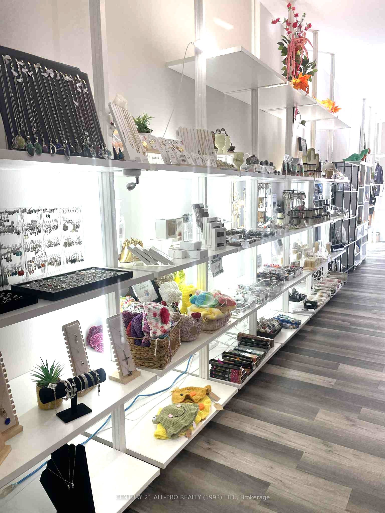 50 Front Street N Property Photo 3