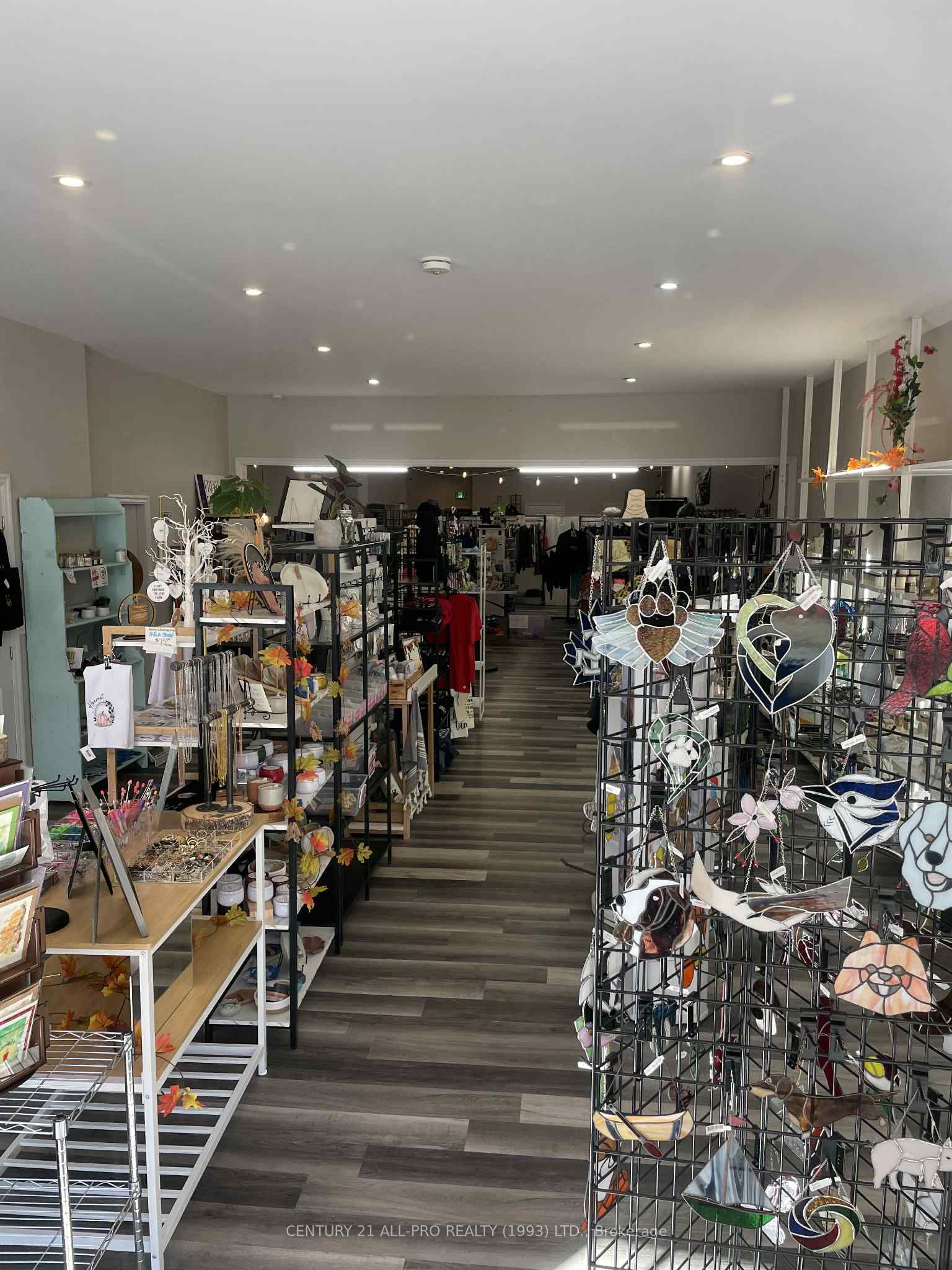 50 Front Street N Property Photo 7