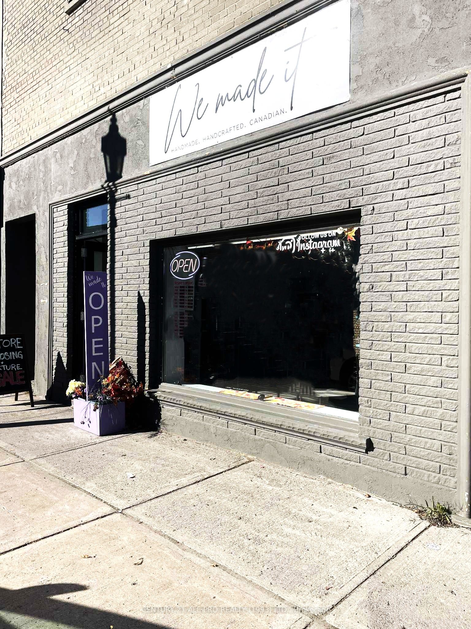 50 Front Street N Property Photo 8