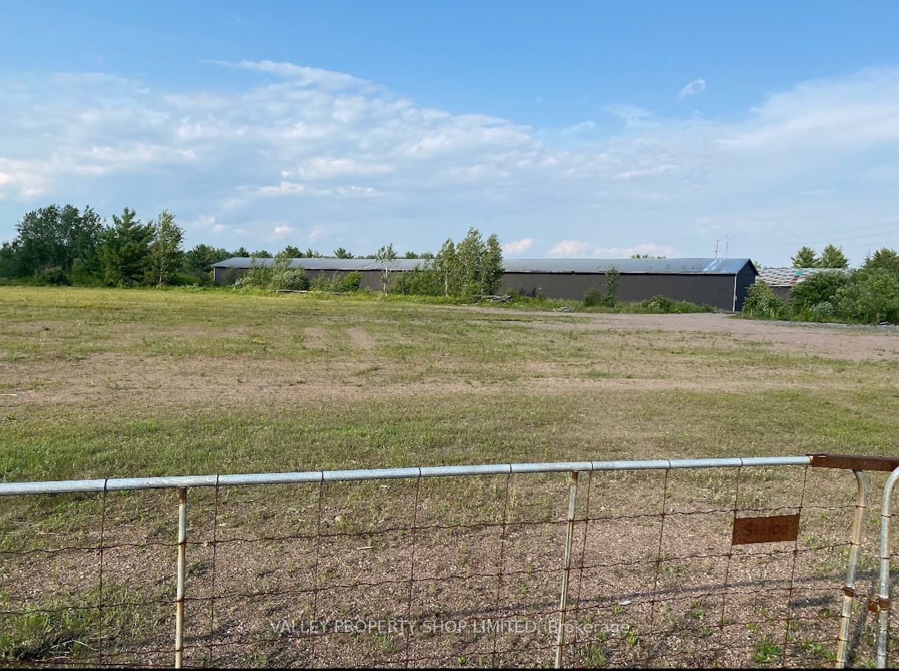 299 Boundary Road E Property Photo 2