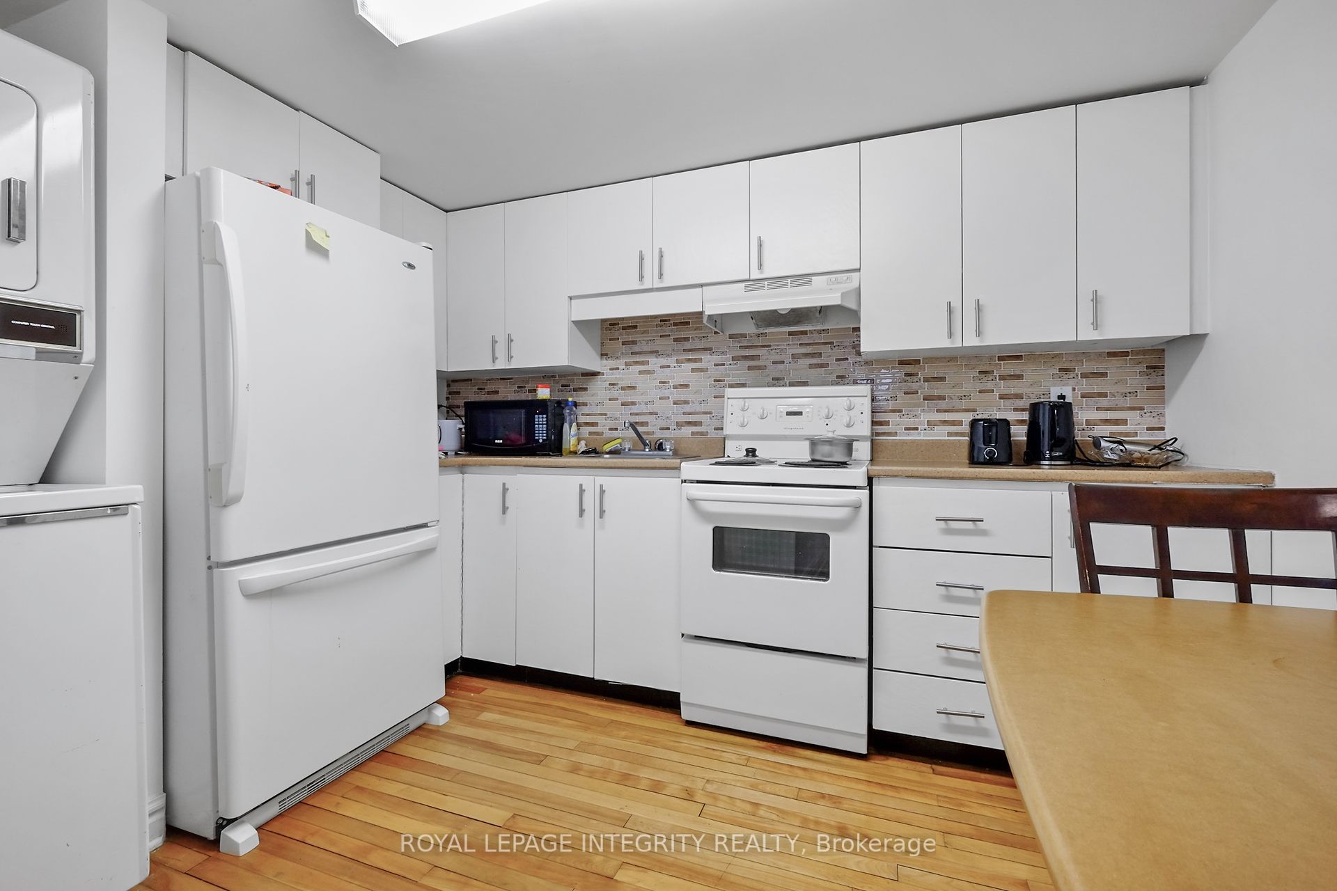 1031 Carling Ave Property Photo 21