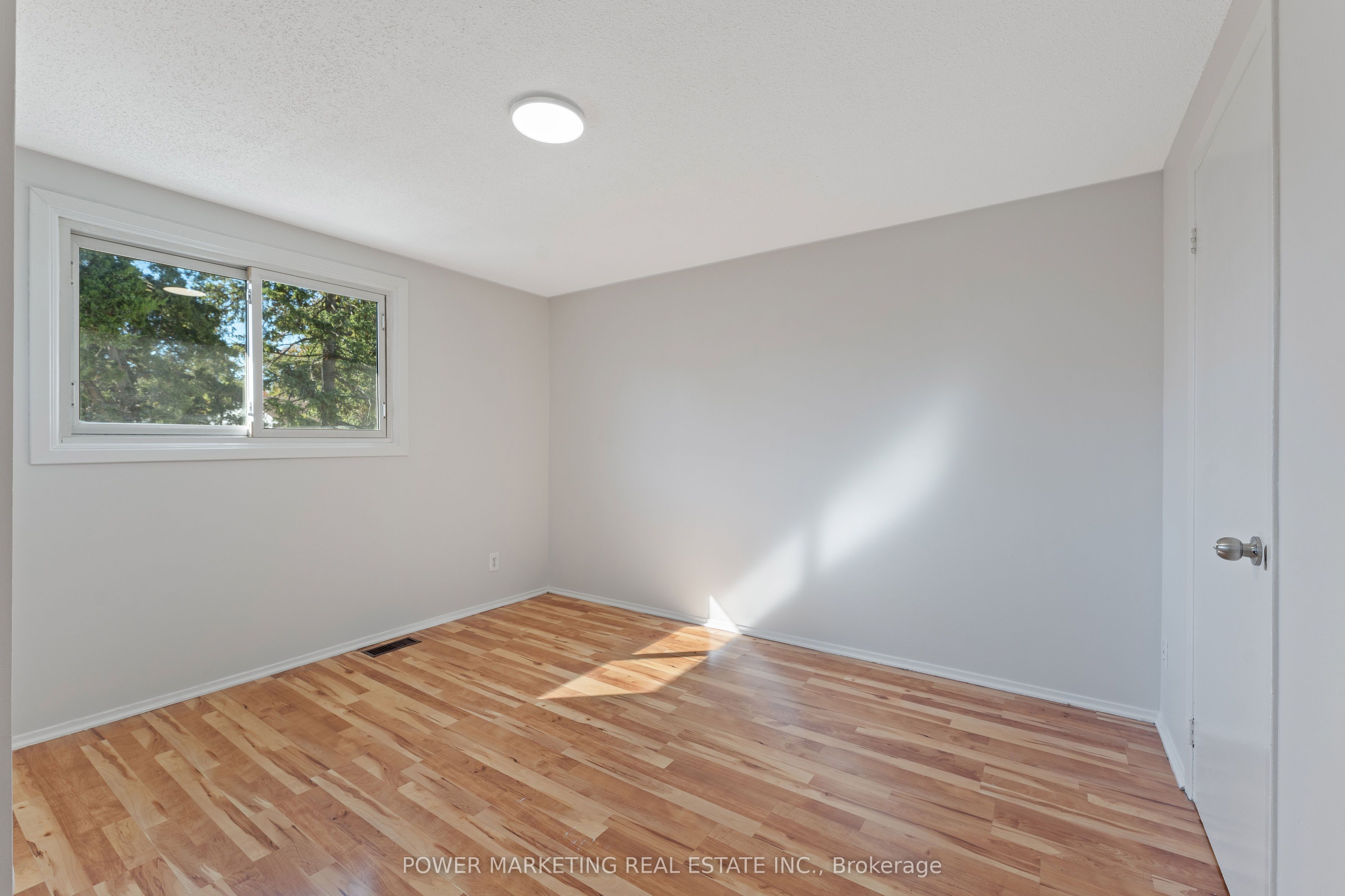 1045 Morrison Drive 182 Property Photo 12