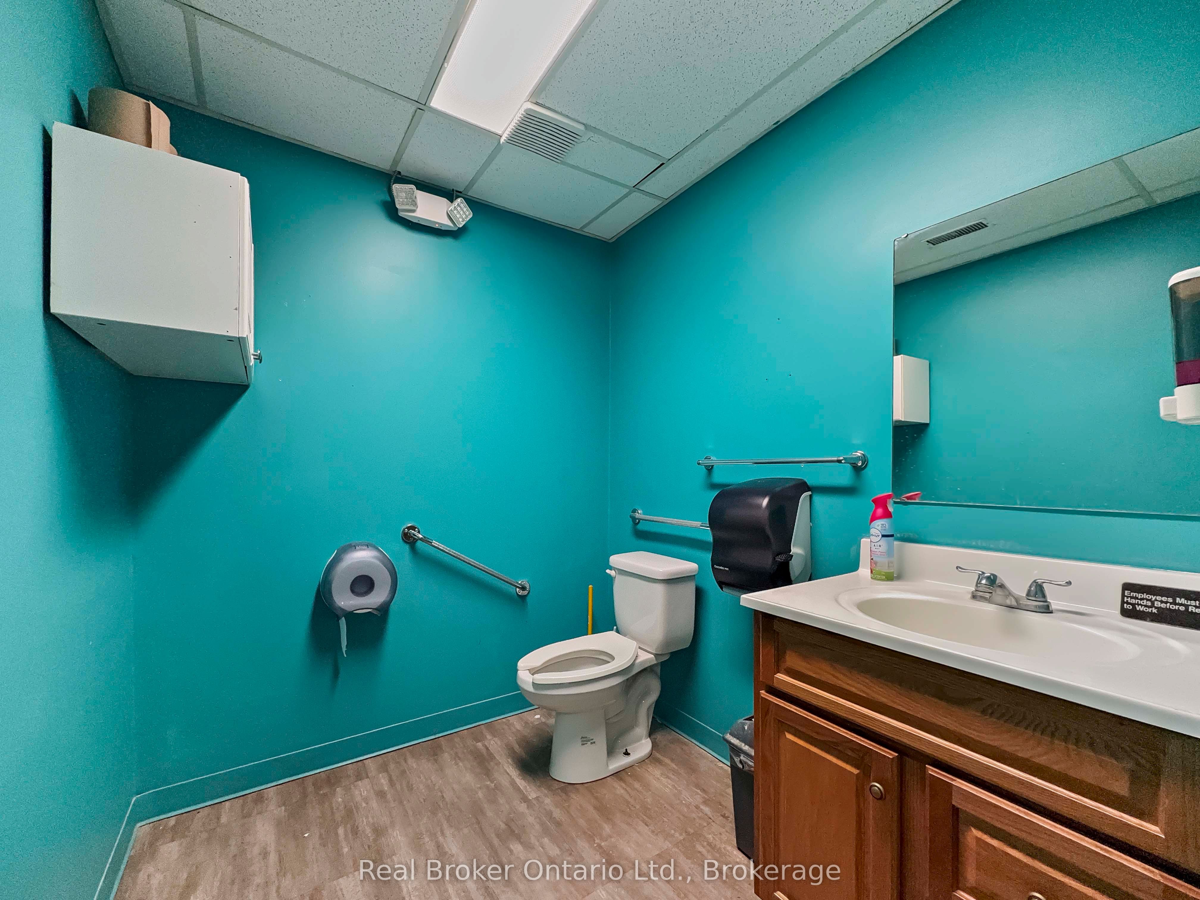 291 Woodlawn Rd W Property Photo 9