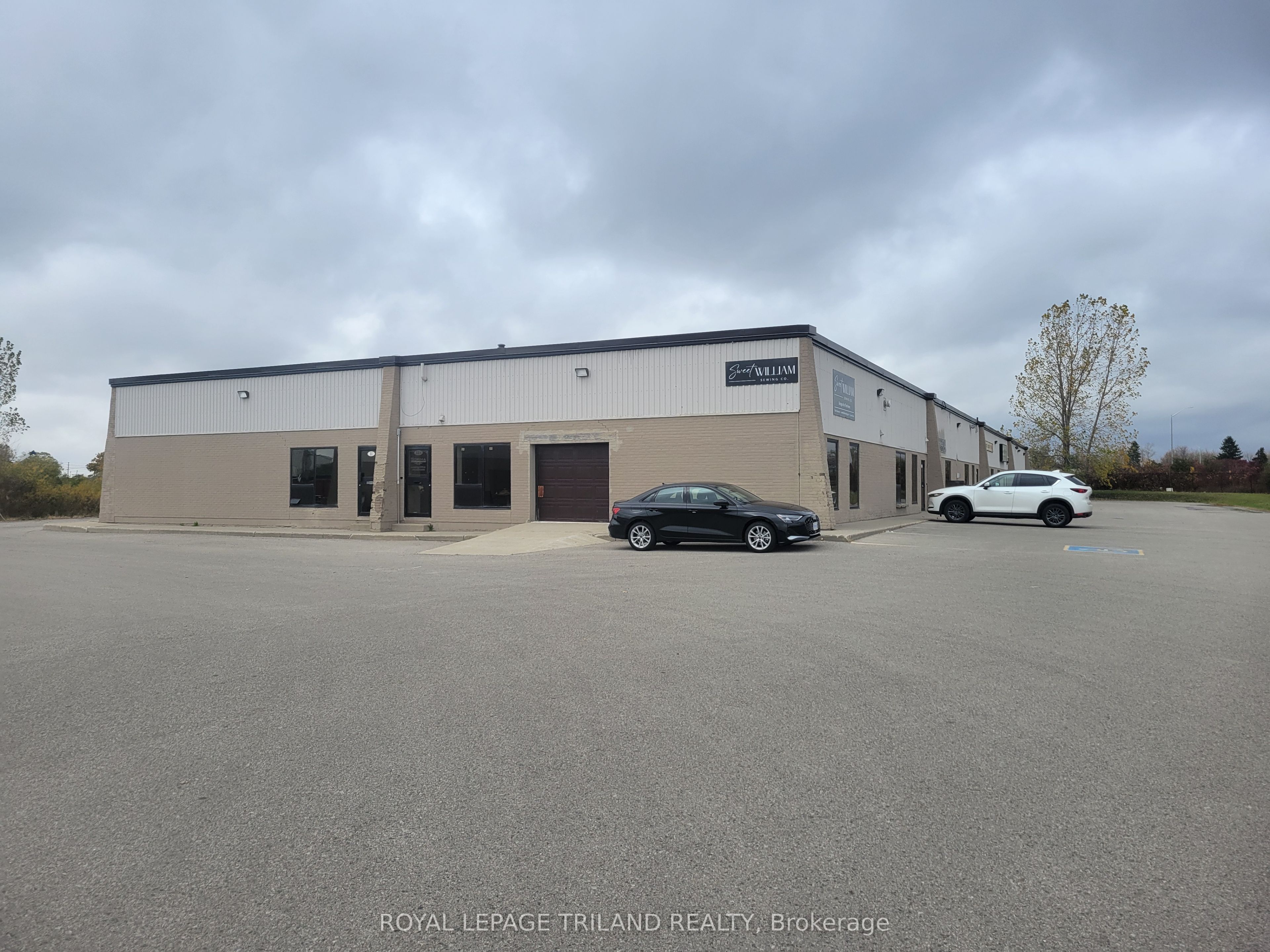 280 Edward St Property Photo 3