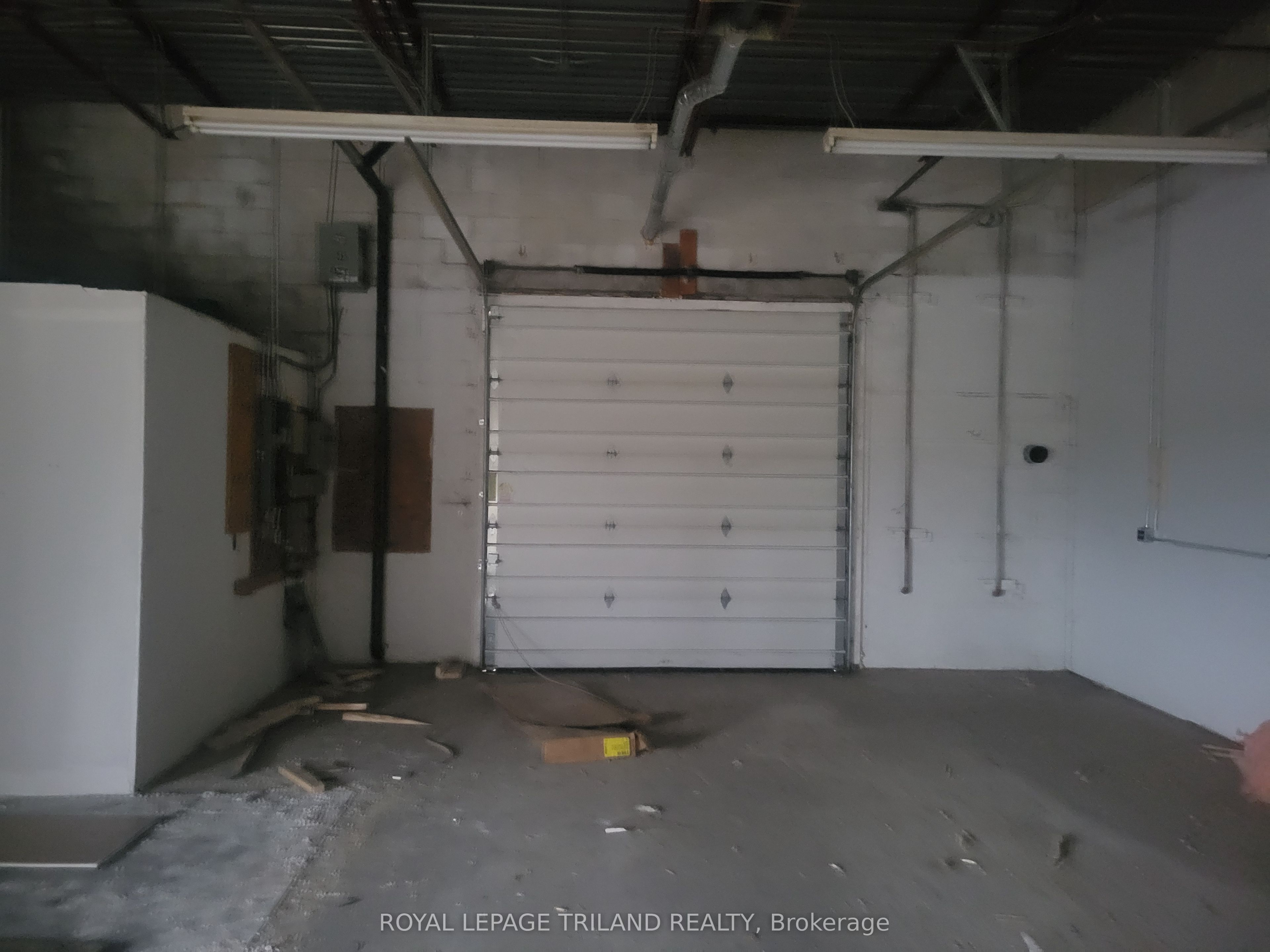 280 Edward St Property Photo 4