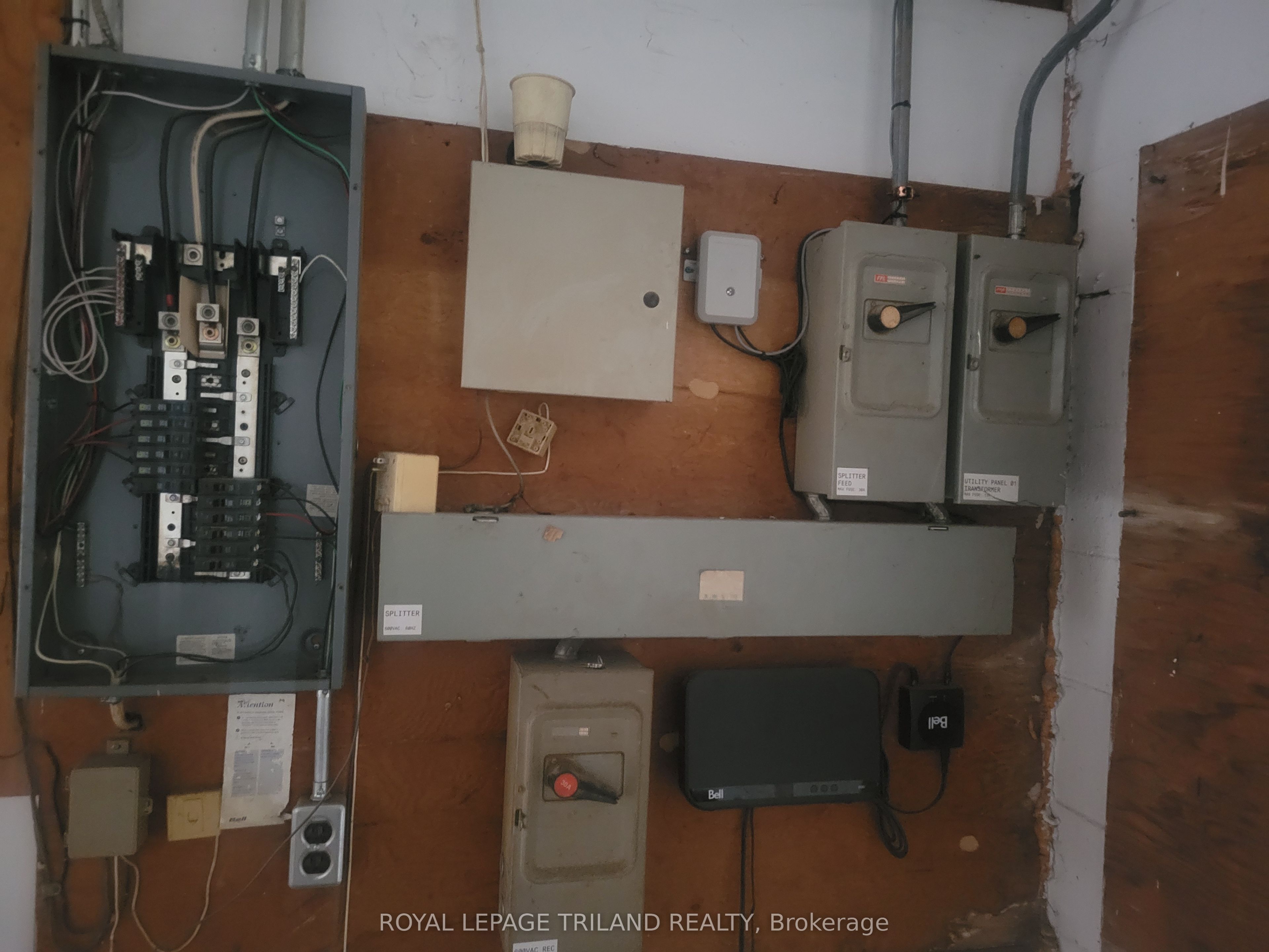 280 Edward St Property Photo 6