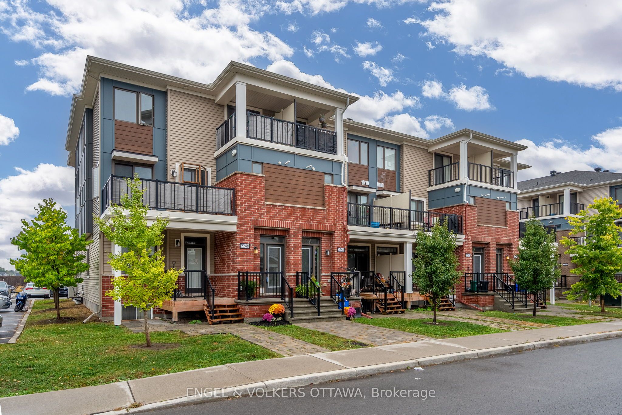 2248 Watercolours Way Property Photo 1