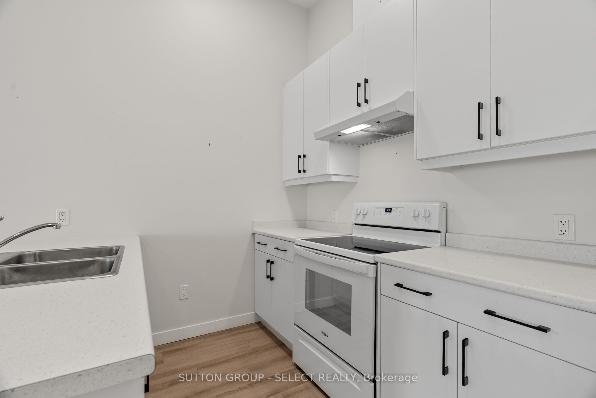 370 William Street Property Photo 11