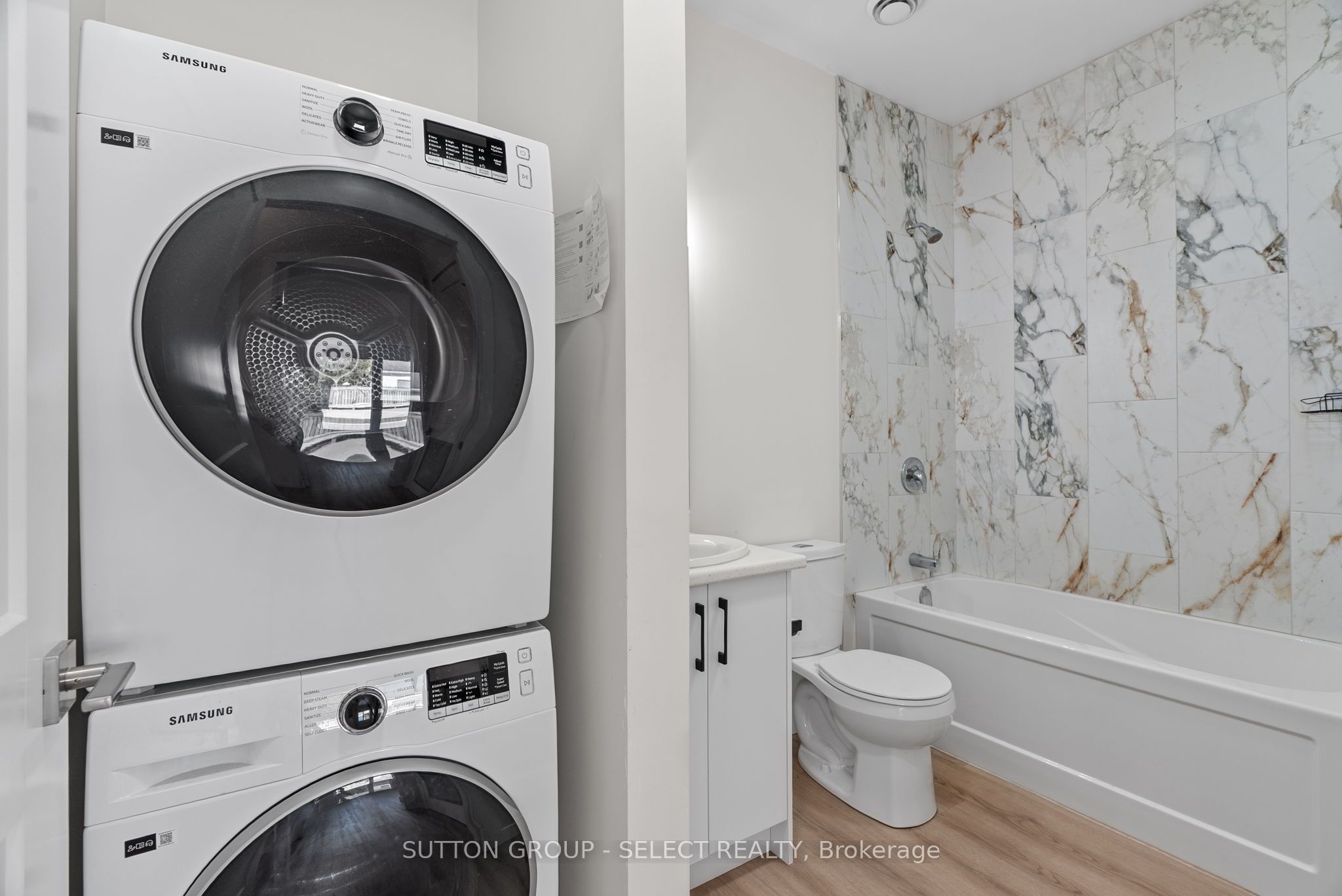 370 William Street Property Photo 14