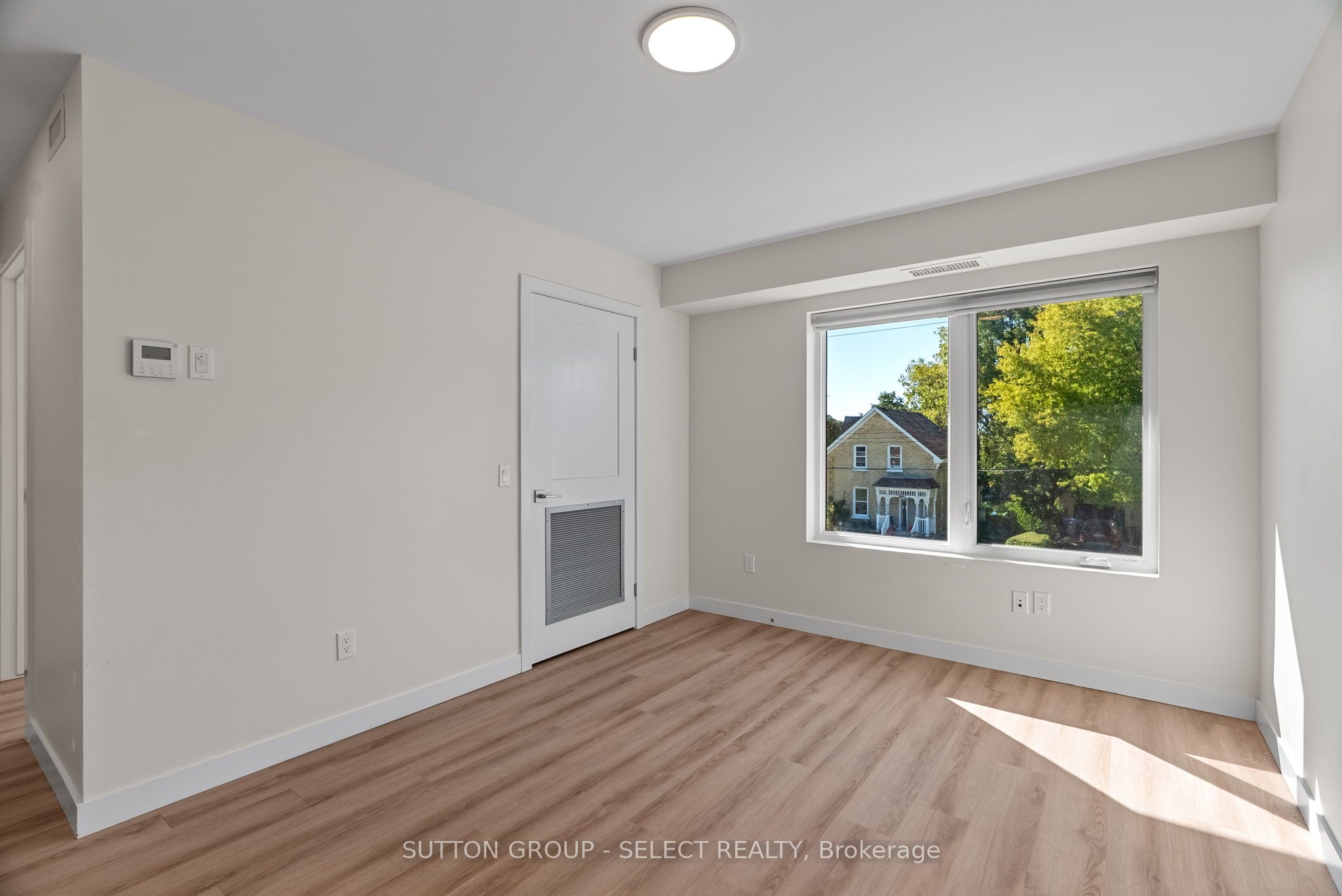 370 William Street Property Photo 19