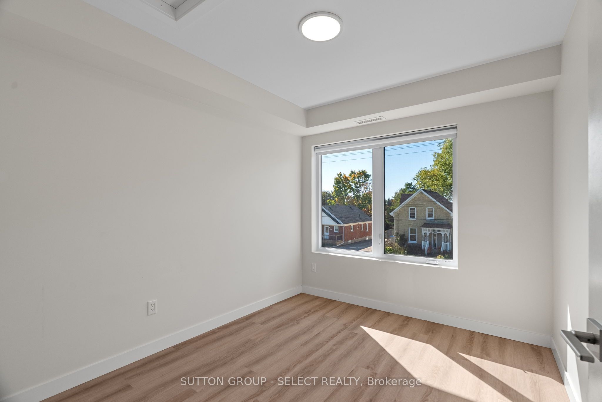 370 William Street Property Photo 25