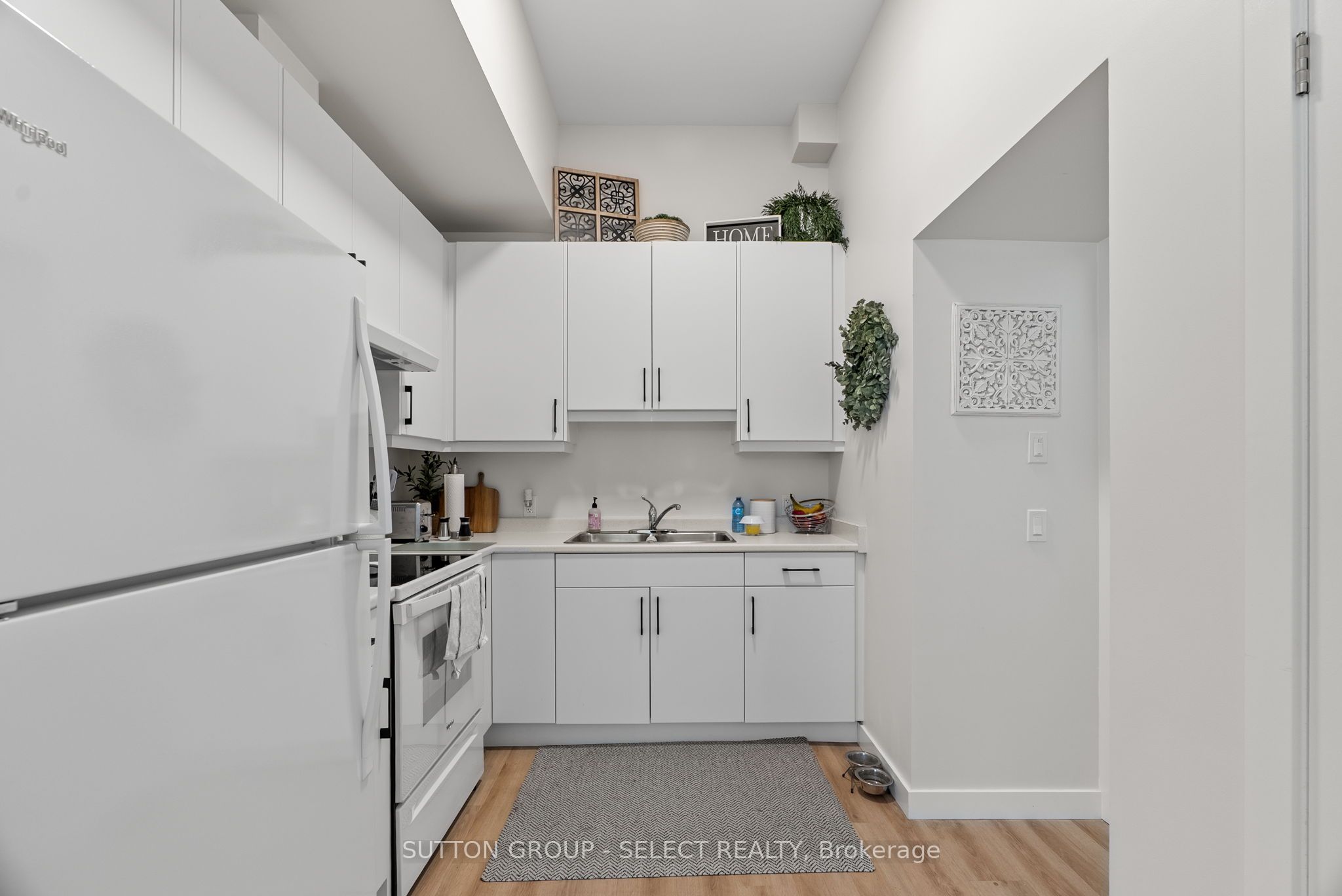 370 William Street Property Photo 37