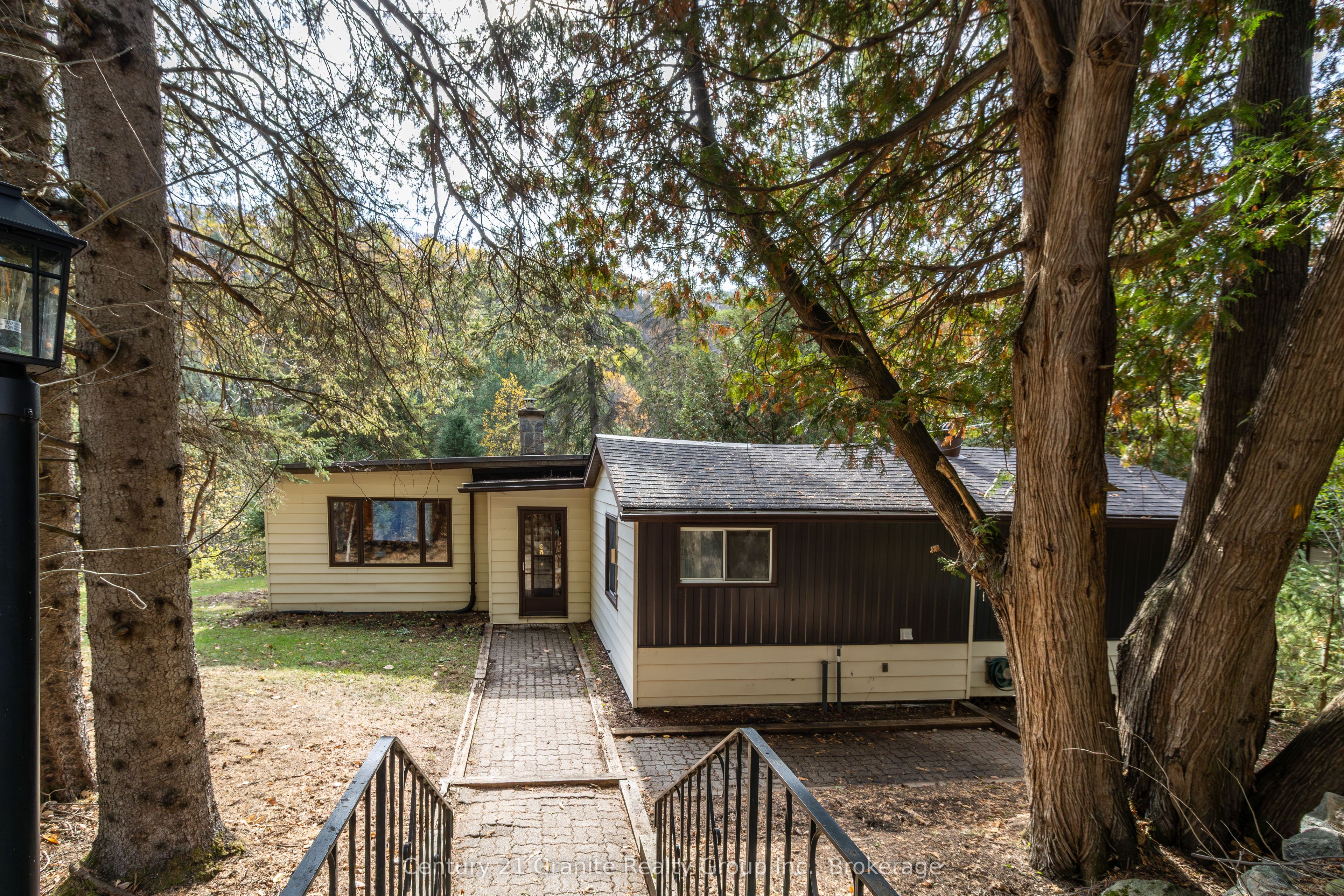 50 Riverside Drive Property Photo 3