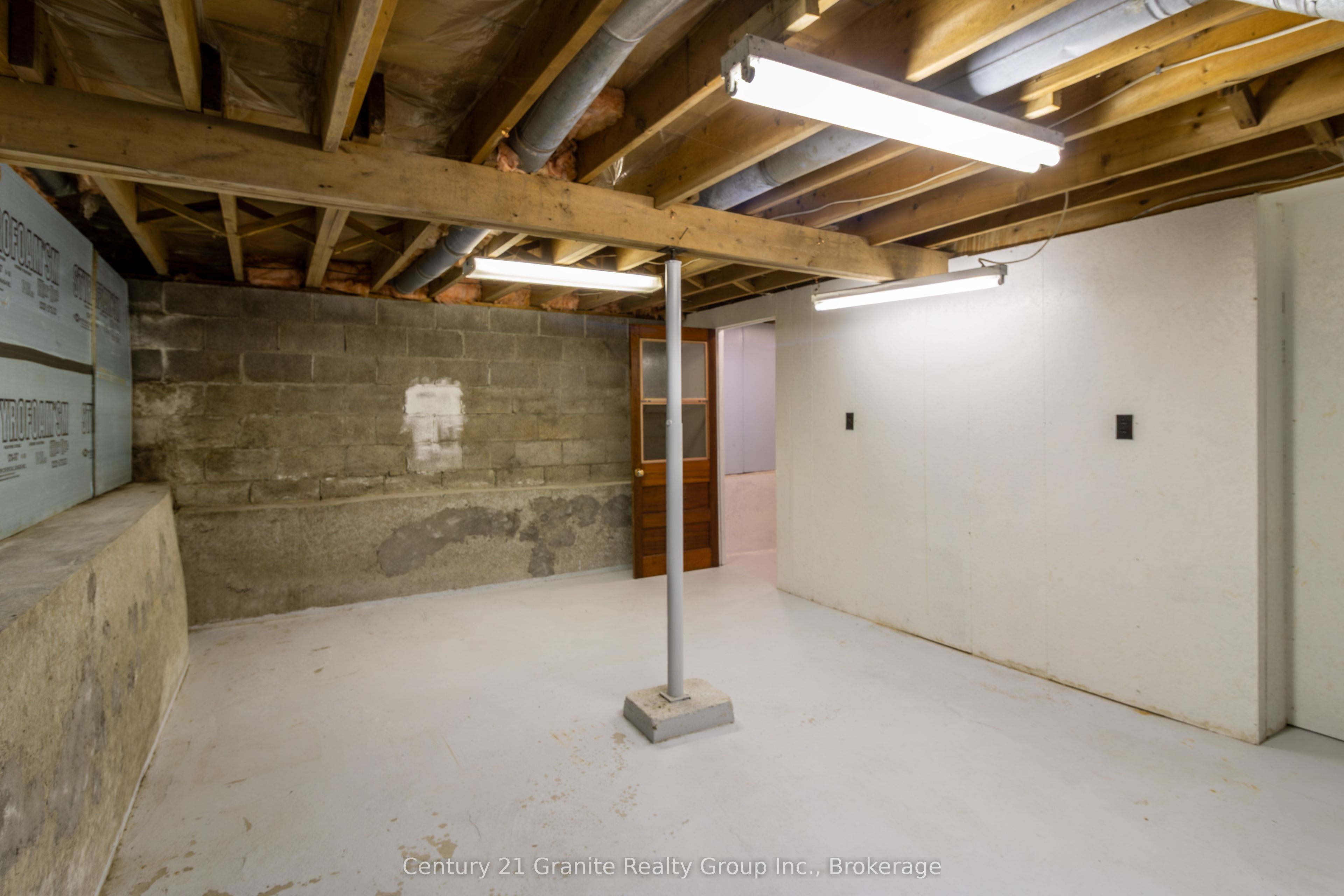 50 Riverside Drive Property Photo 36