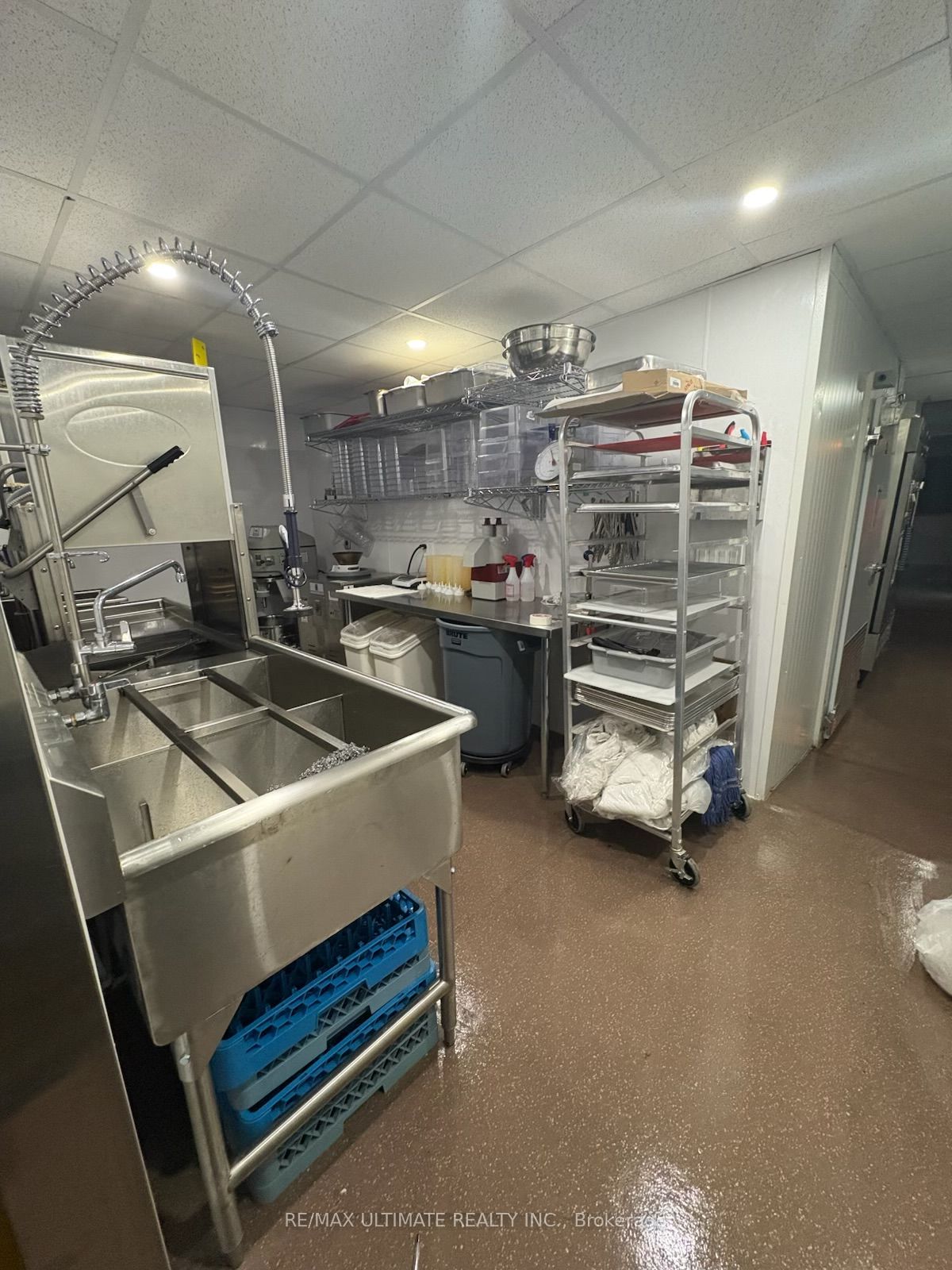 180 Locke Street S Property Photo 9