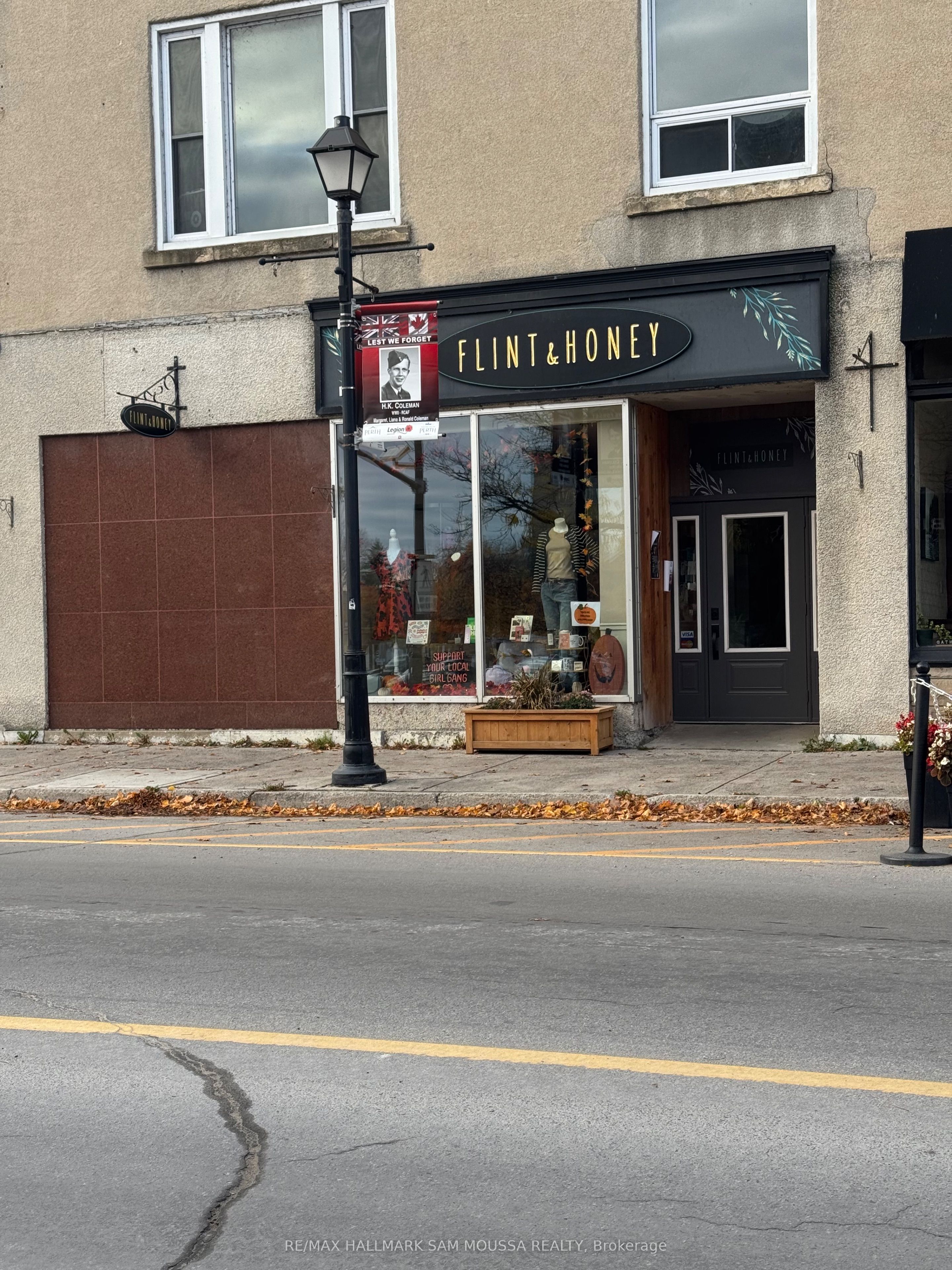 42 Gore St E Property Photo 1