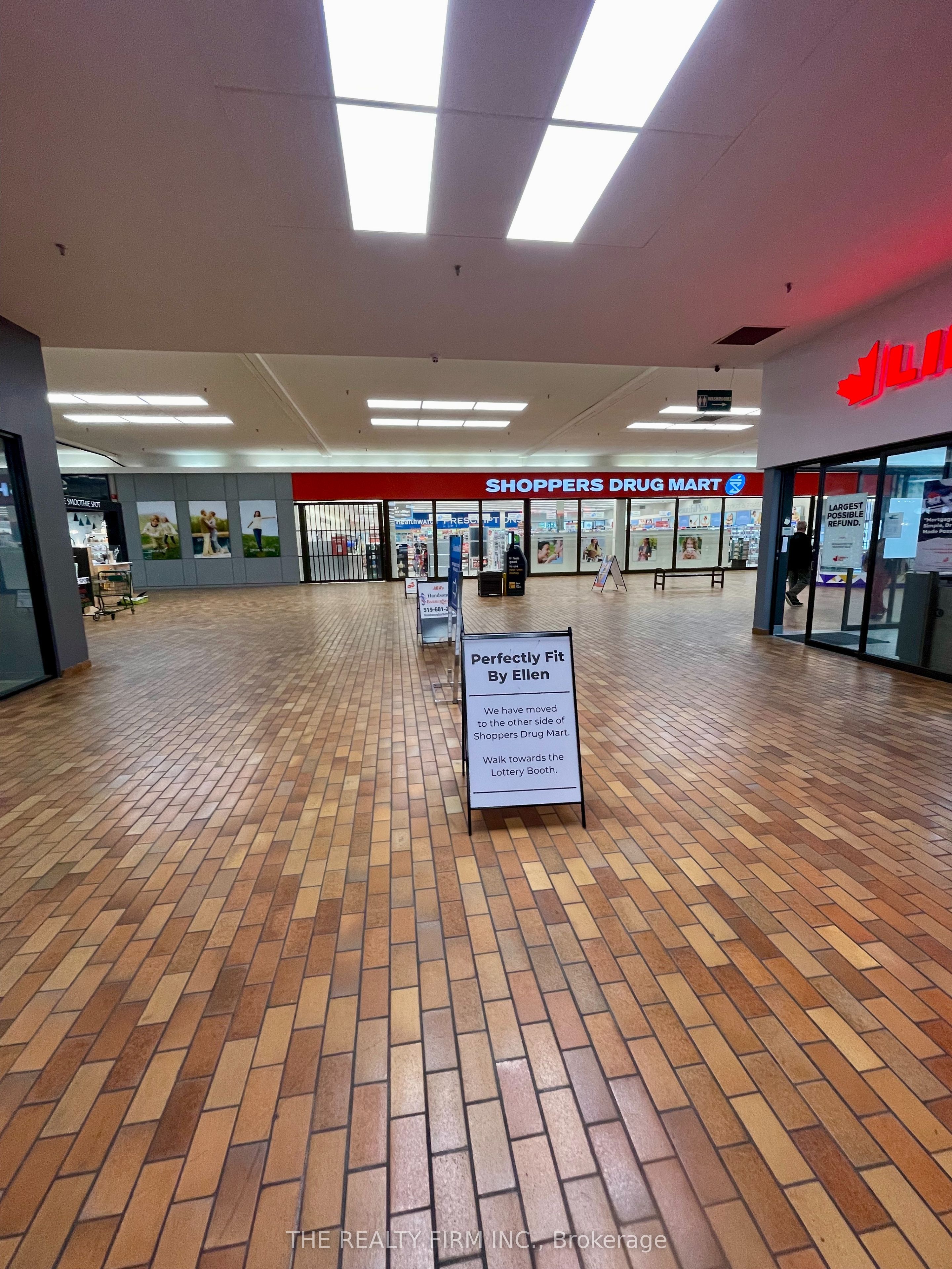 1225 Wonderland Road N 19 Property Photo 11