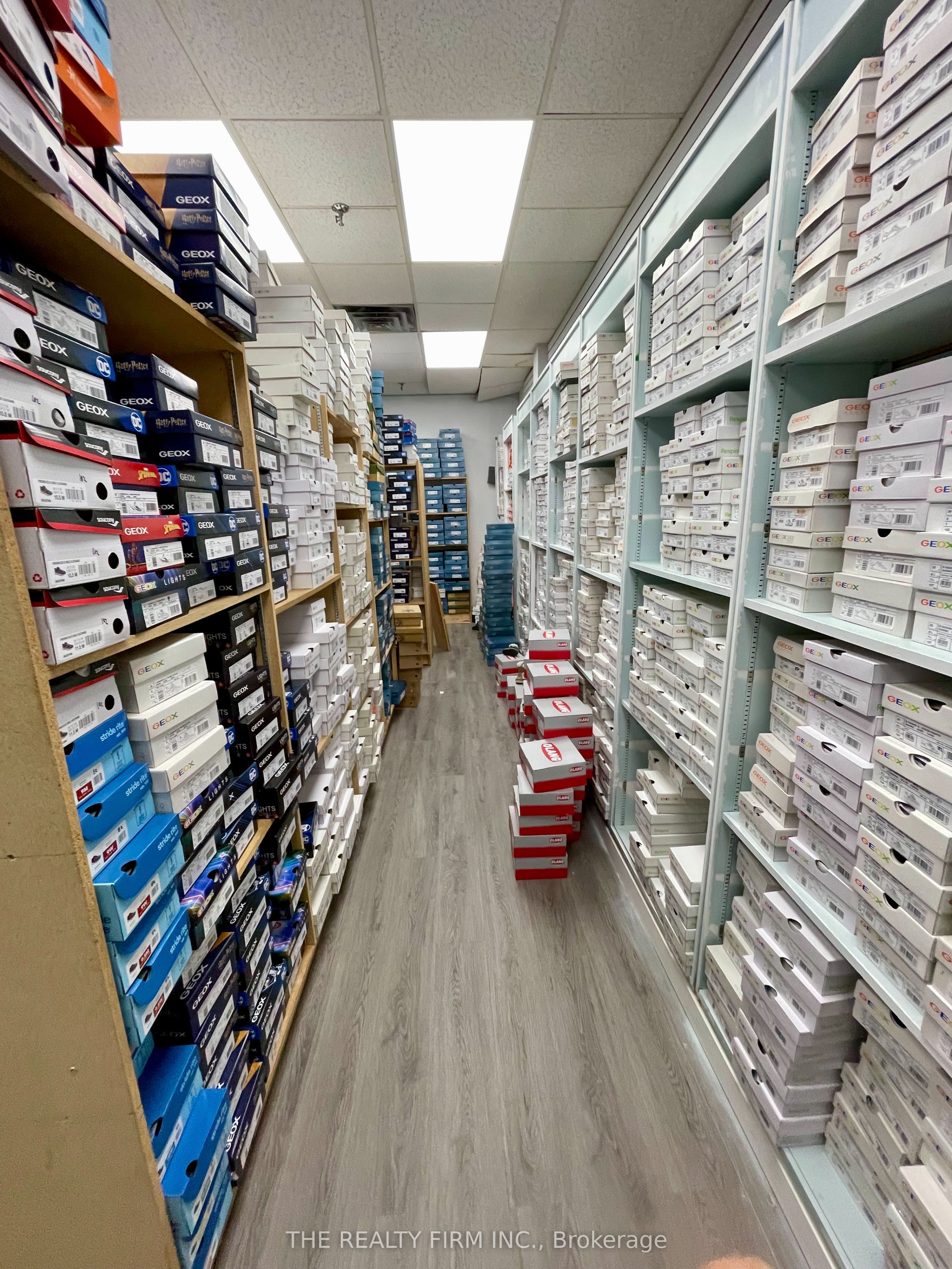 1225 Wonderland Road N 19 Property Photo 19