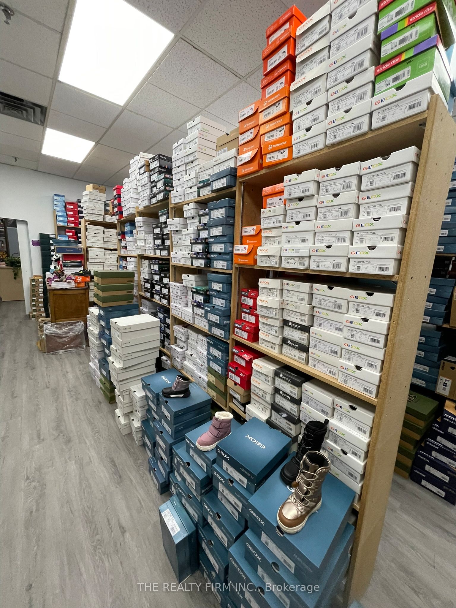 1225 Wonderland Road N 19 Property Photo 20