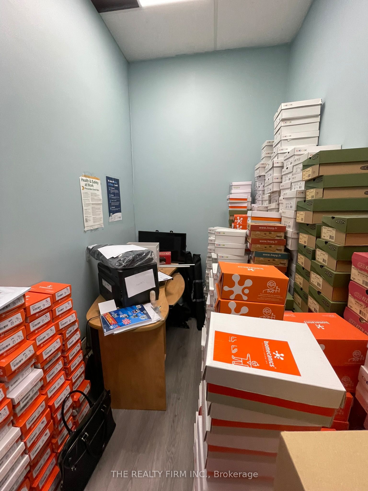 1225 Wonderland Road N 19 Property Photo 23