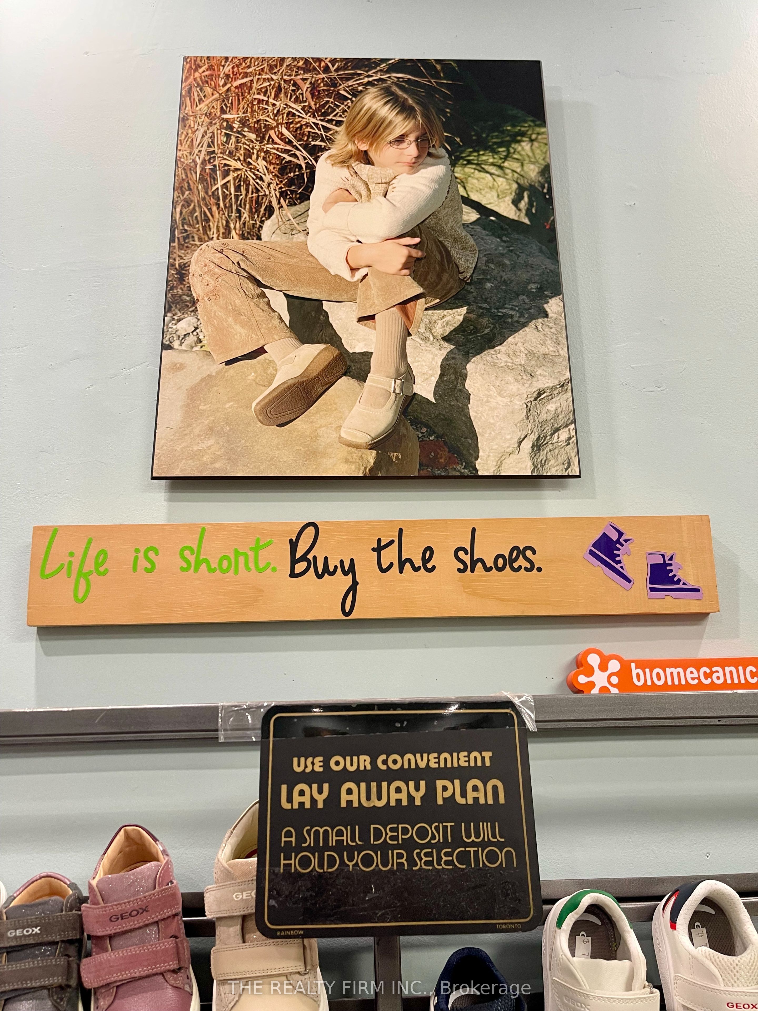 1225 Wonderland Road N 19 Property Photo 27