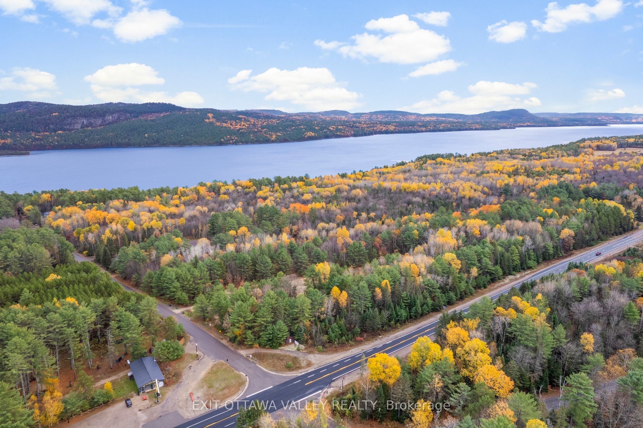 14 Moore Lake Rd Property Photo 1