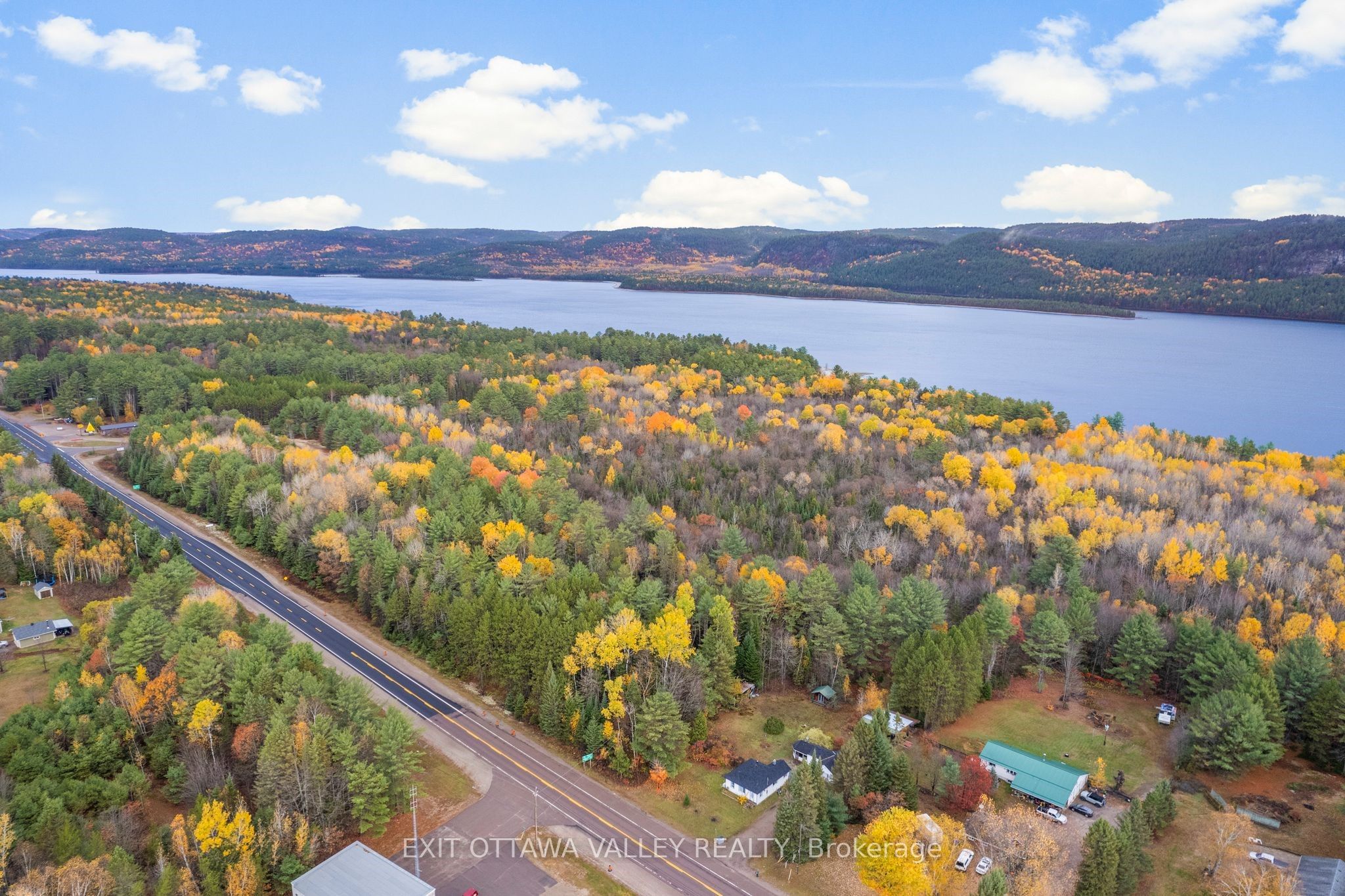 14 Moore Lake Rd Property Photo 2