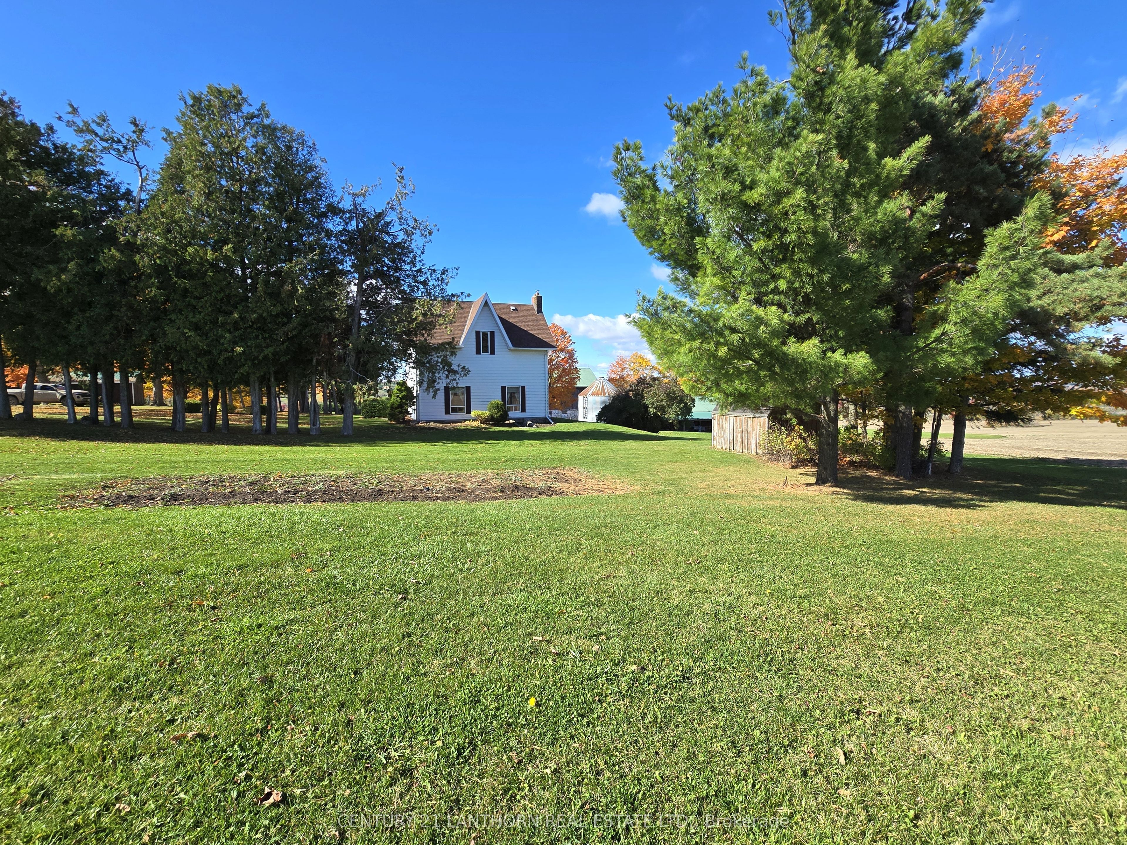 488297 30th Side Road Property Photo 16