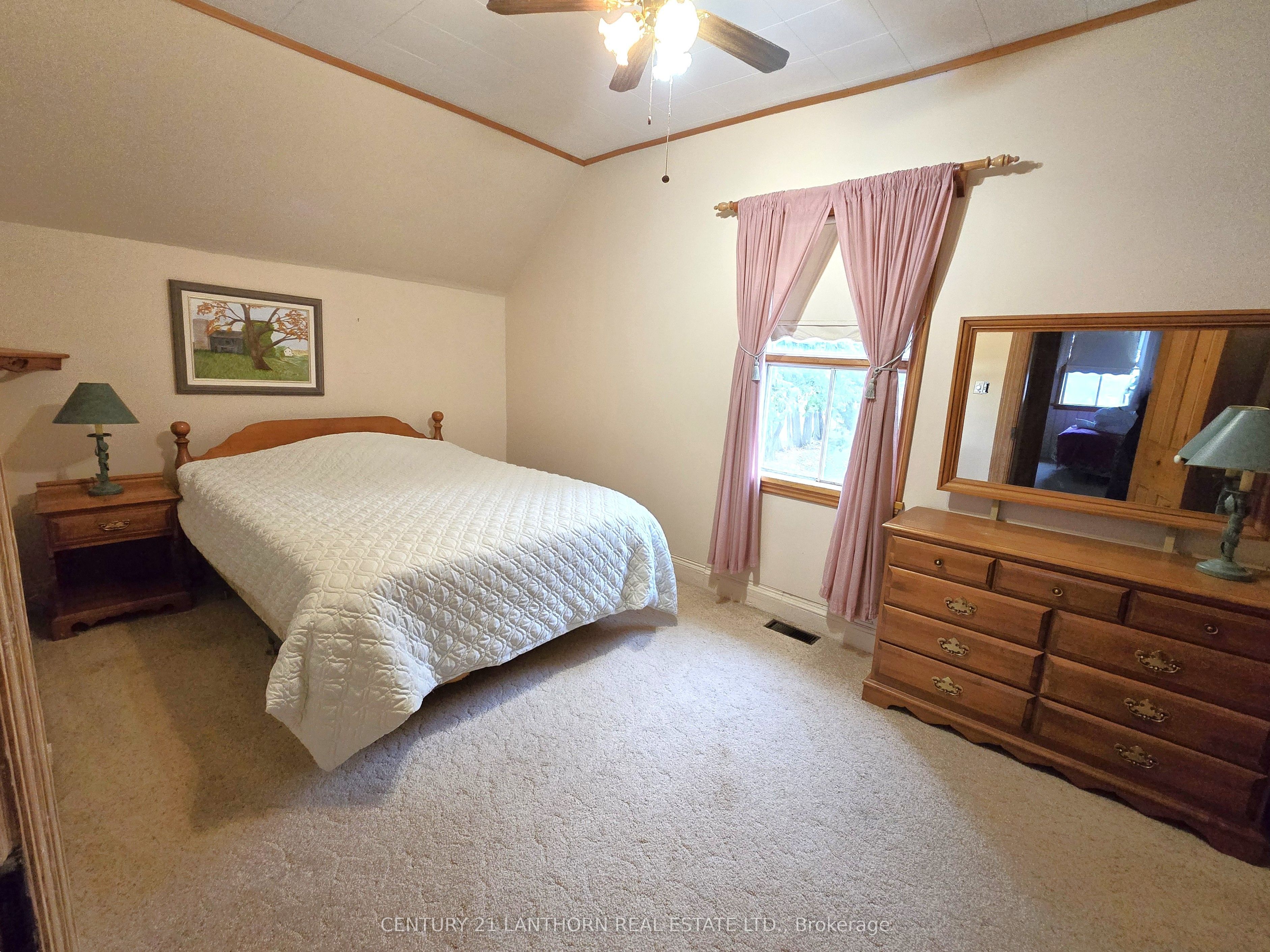 488297 30th Side Road Property Photo 29