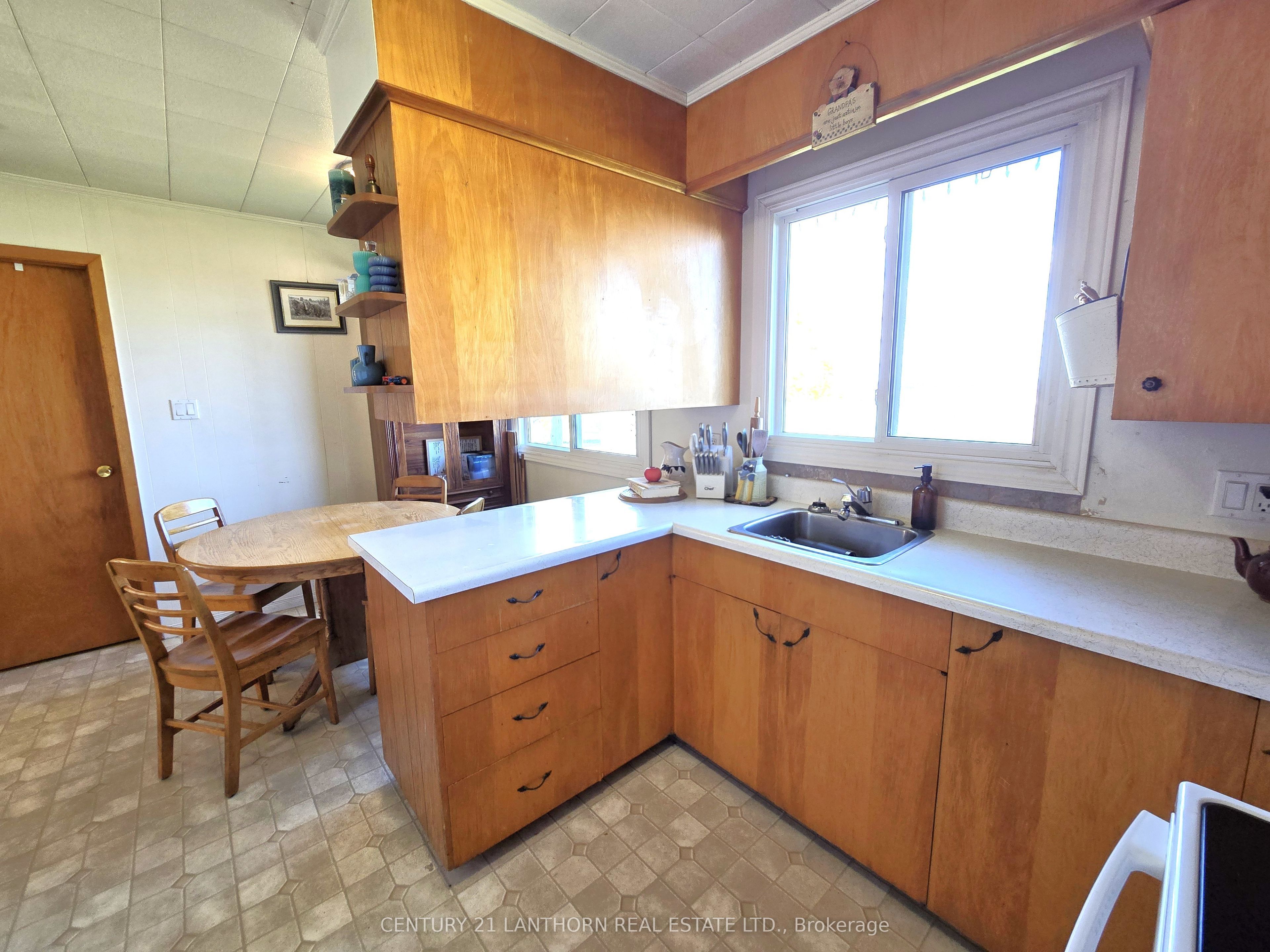 488297 30th Side Road Property Photo 37