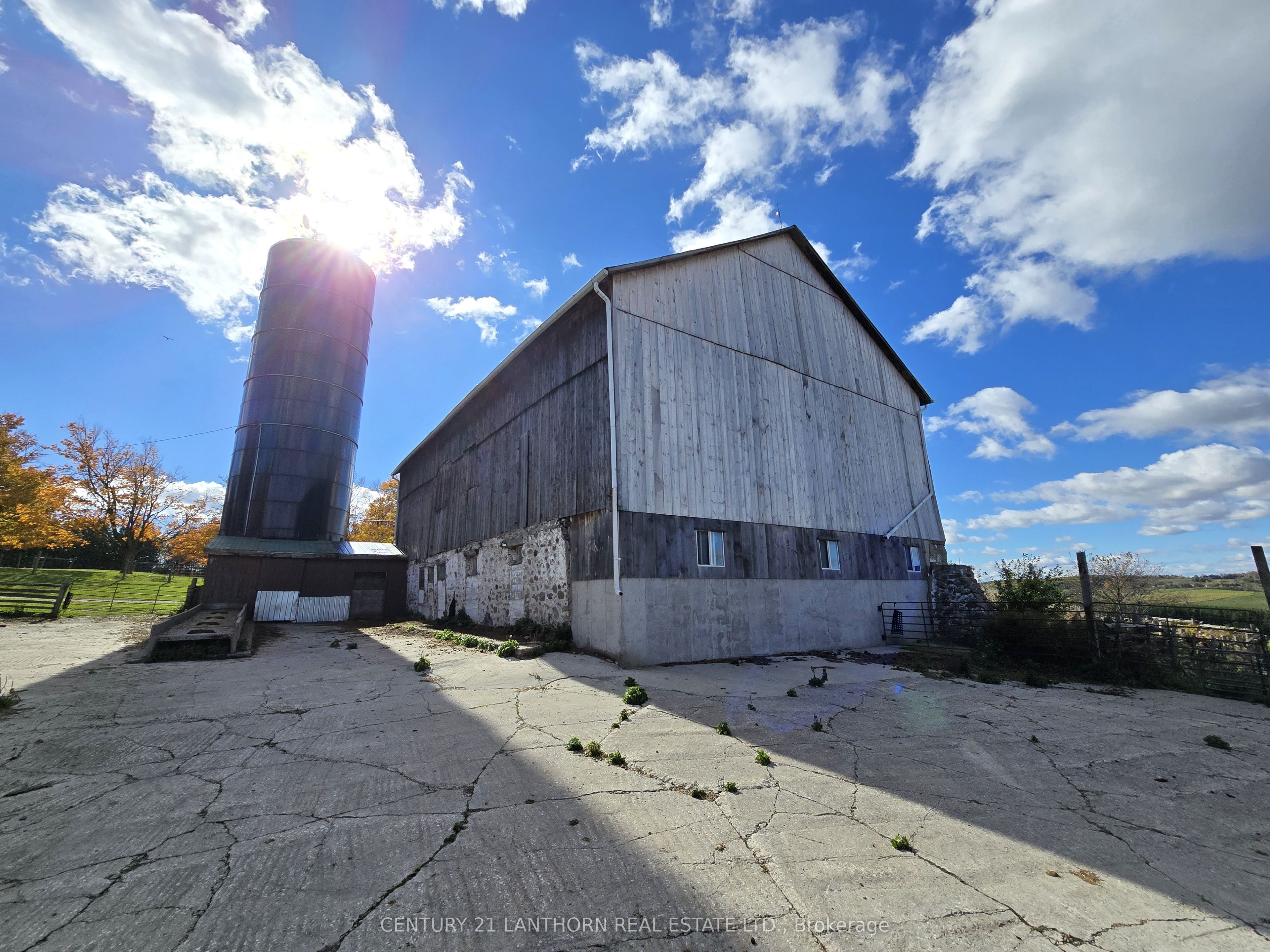 488297 30th Side Road Property Photo 40