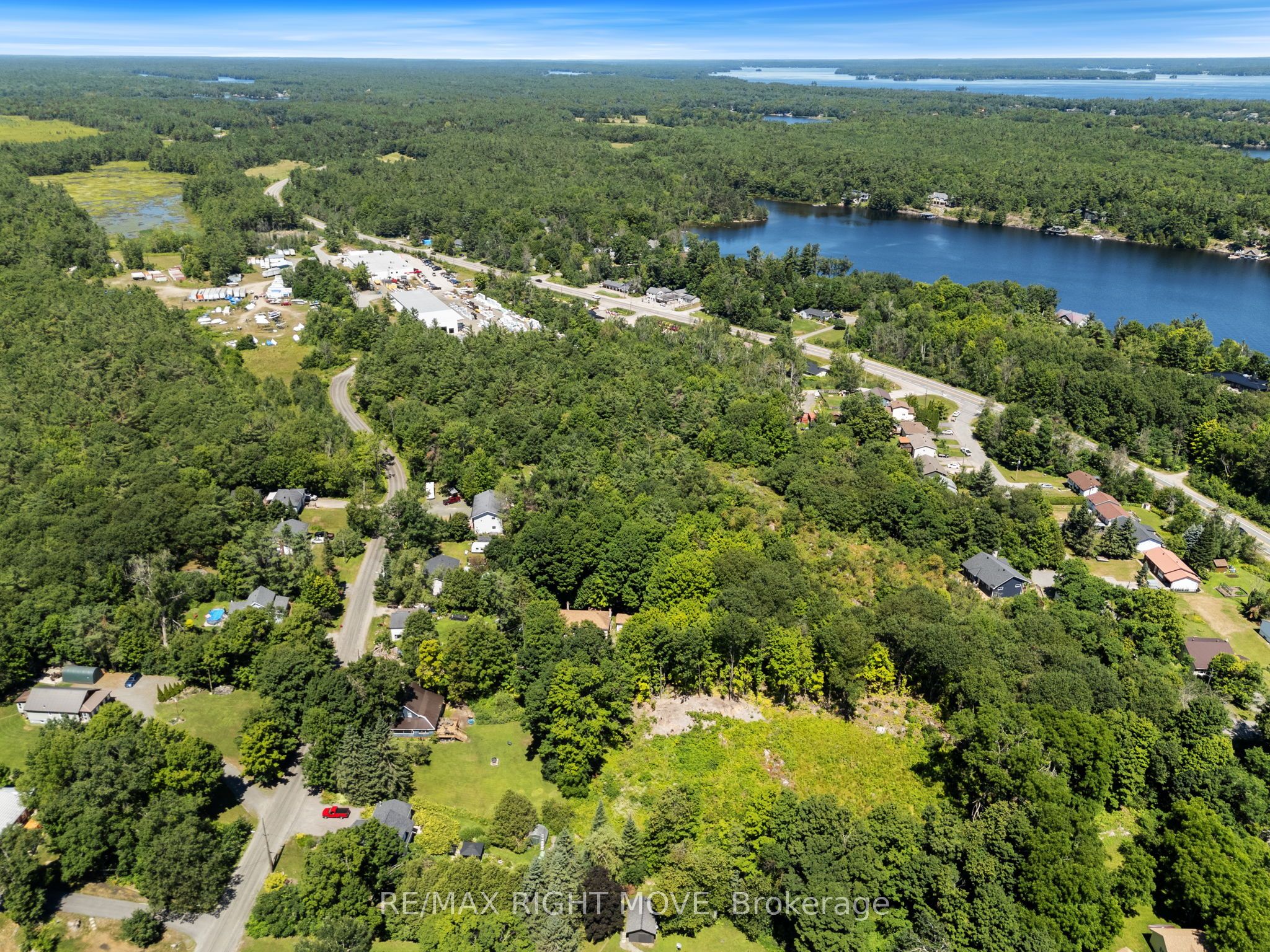 250 Pearl Dr Property Photo 6