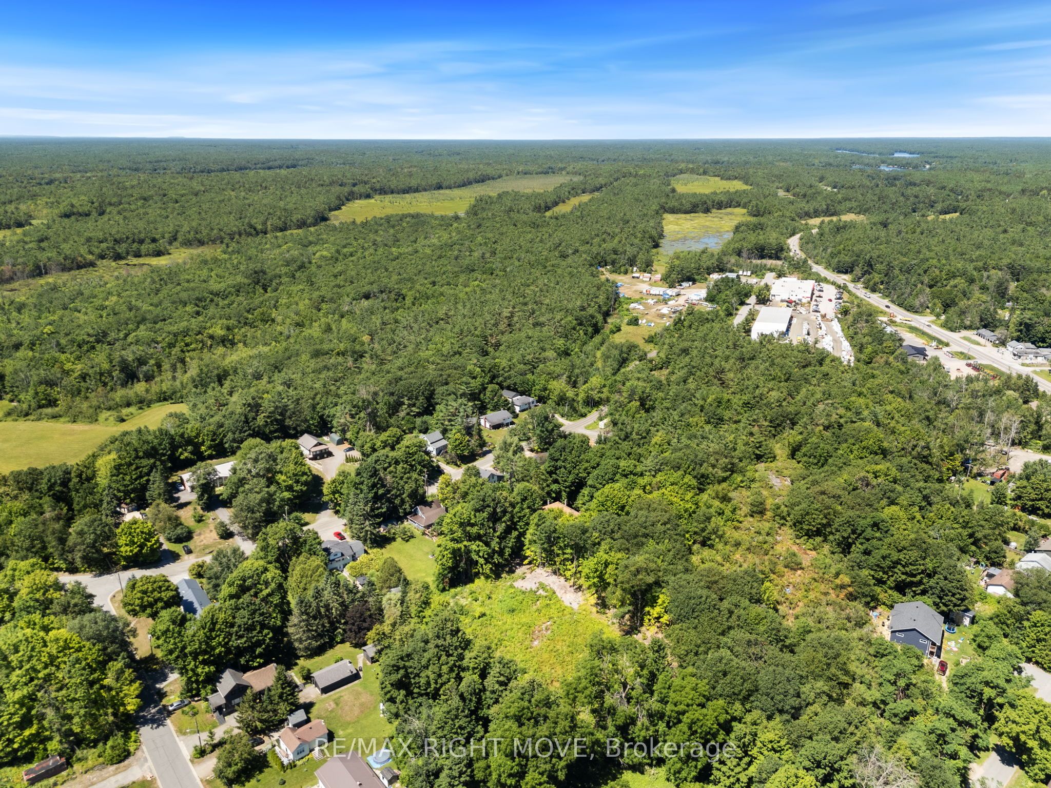 250 Pearl Dr Property Photo 7